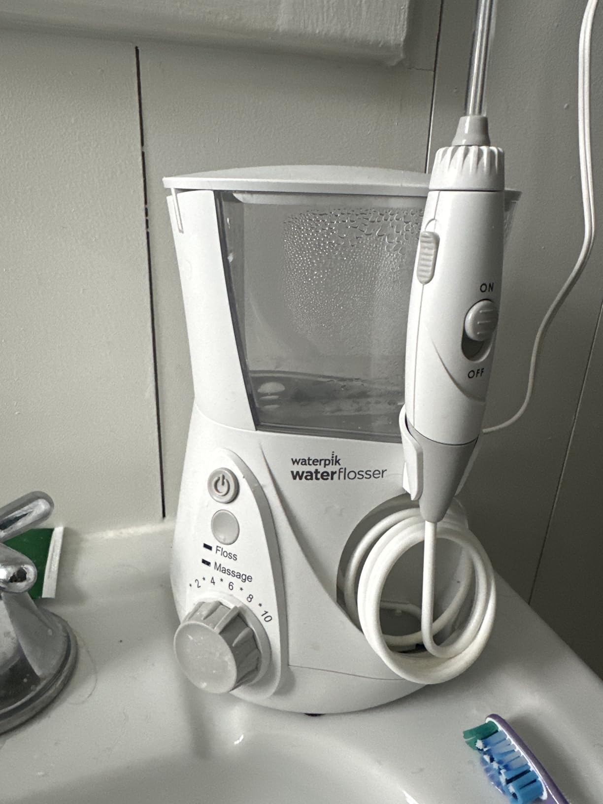 Waterpik Aquarius Water Flosser For Teeth Cleaning, Gums, Braces, Dental Care, Electric Power With 10 Settings, 7 Tips For Multiple Users And Needs, ADA Accepted, White customer photo 2