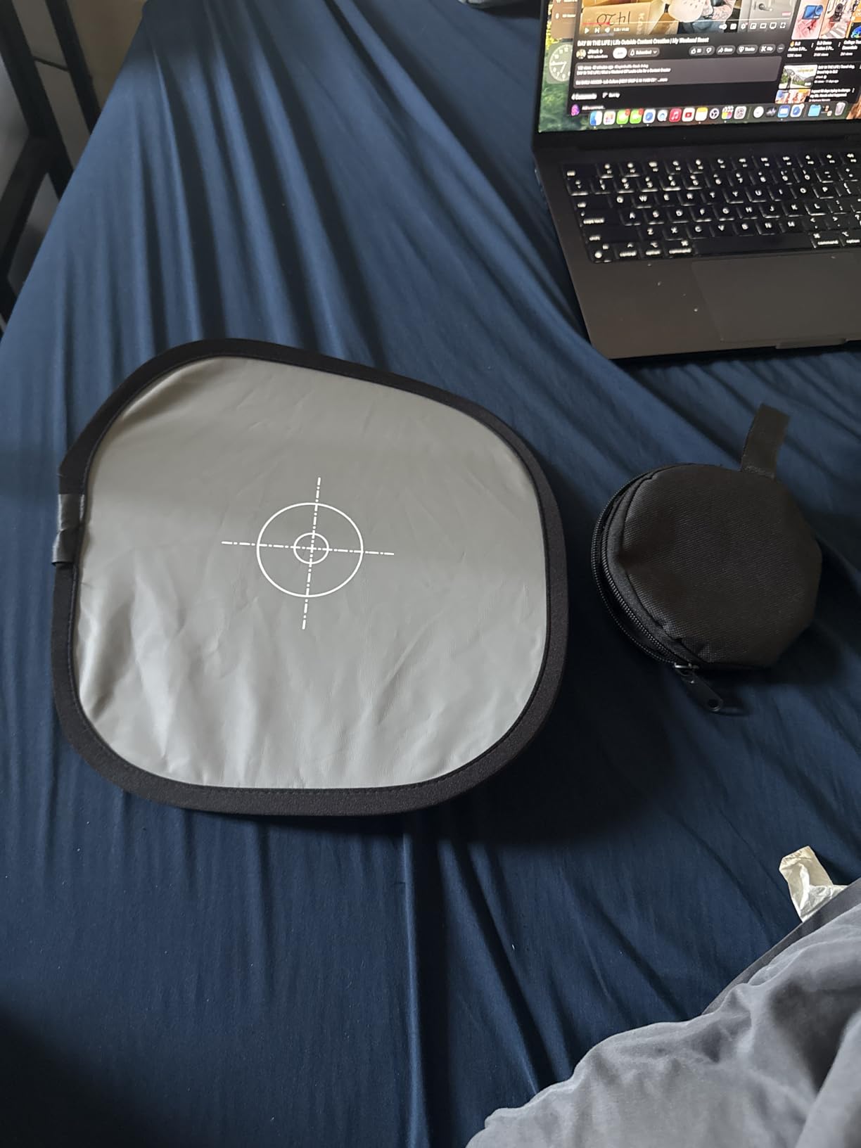 Lightdow 12 x 12 Inch (30 x 30 cm) White Balance 18% Gray Reference Reflector Grey Card with Carry Bag [Folded Version] customer photo 2