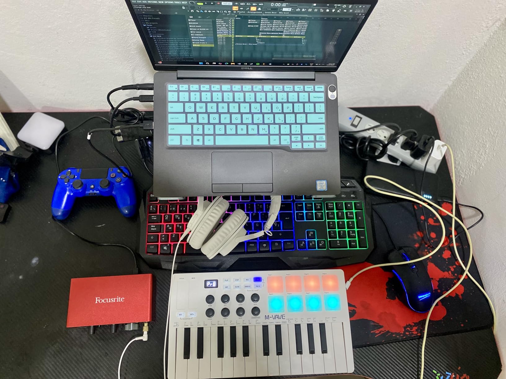 Audio-Technica ATH-M20x Professional Studio Monitor Headphones, Black customer photo 2