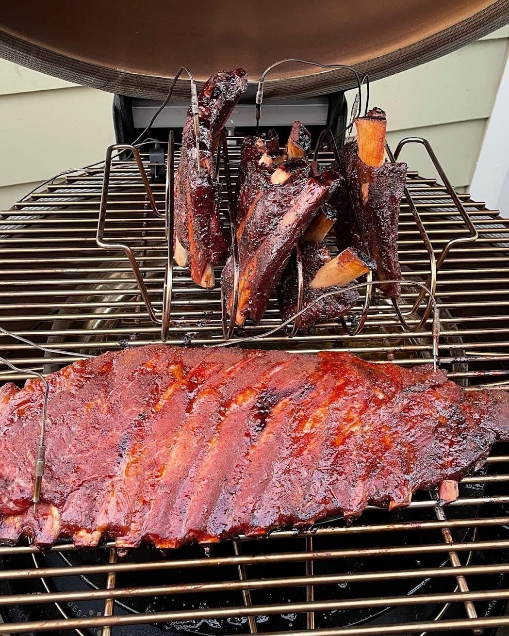 Big Joe Series I 24-inch Ceramic Charcoal Grill and Smoker with Cart, Side Shelves, Stainless Steel Grates and 450 Cooking Square Inches in Red, Model BJ24Rh customer photo 2