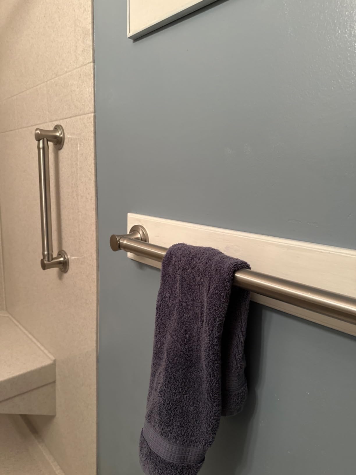 Delta Carlisle (1-Pack) 24' Shower Grab Bar Seniors ADA Compliant Satin Nickel Bathroom Safety Handle for Shower, Bathtub | Wall Mounted 450 lb Capacity Balance Assist, Grip DCL5924-BN customer photo 1
