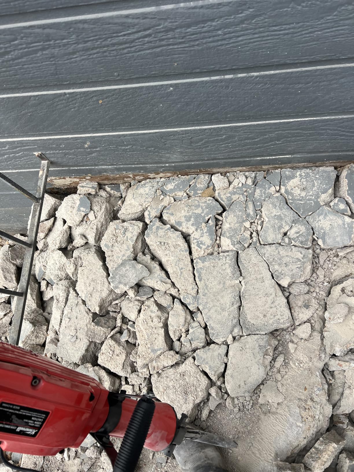 XtremepowerUS 2200W Demolition Jack Hammer Flat Chisel Bull Point Chisel Bits Demo Chipping Hammer Concrete Pavement Breaker DIY Construction Concrete Floor Breaker Punch Drill customer photo 2