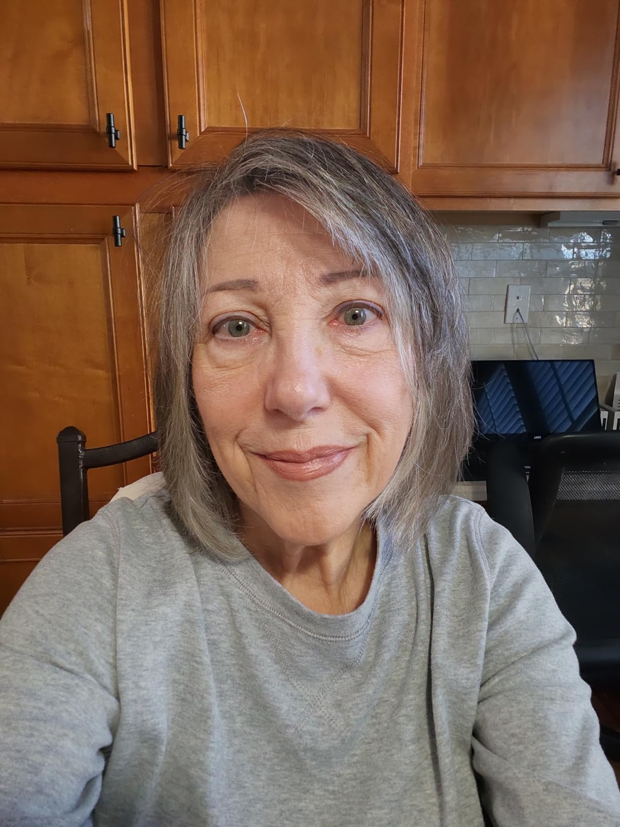 Caboki Hair Fibers for Thinning Hair - Natural Plant-Based Hair Powder for Men & Women - Instantly Thicker Fuller Looking Hair - Wind & Sweat Resistant - 30g, 90-Day Supply, Black customer photo 1