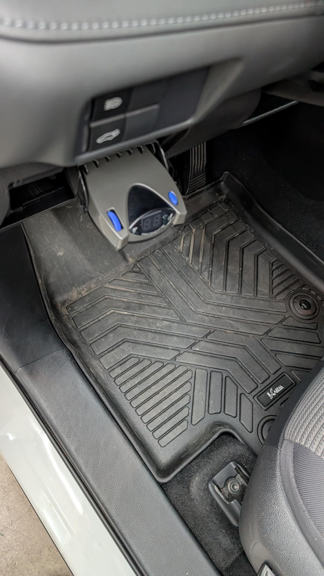 TEKONSHA 90885 / Tekonsha Prodigy P2 Electronic Brake Control f/1-4 Axle Trailers - Proportional customer photo 1