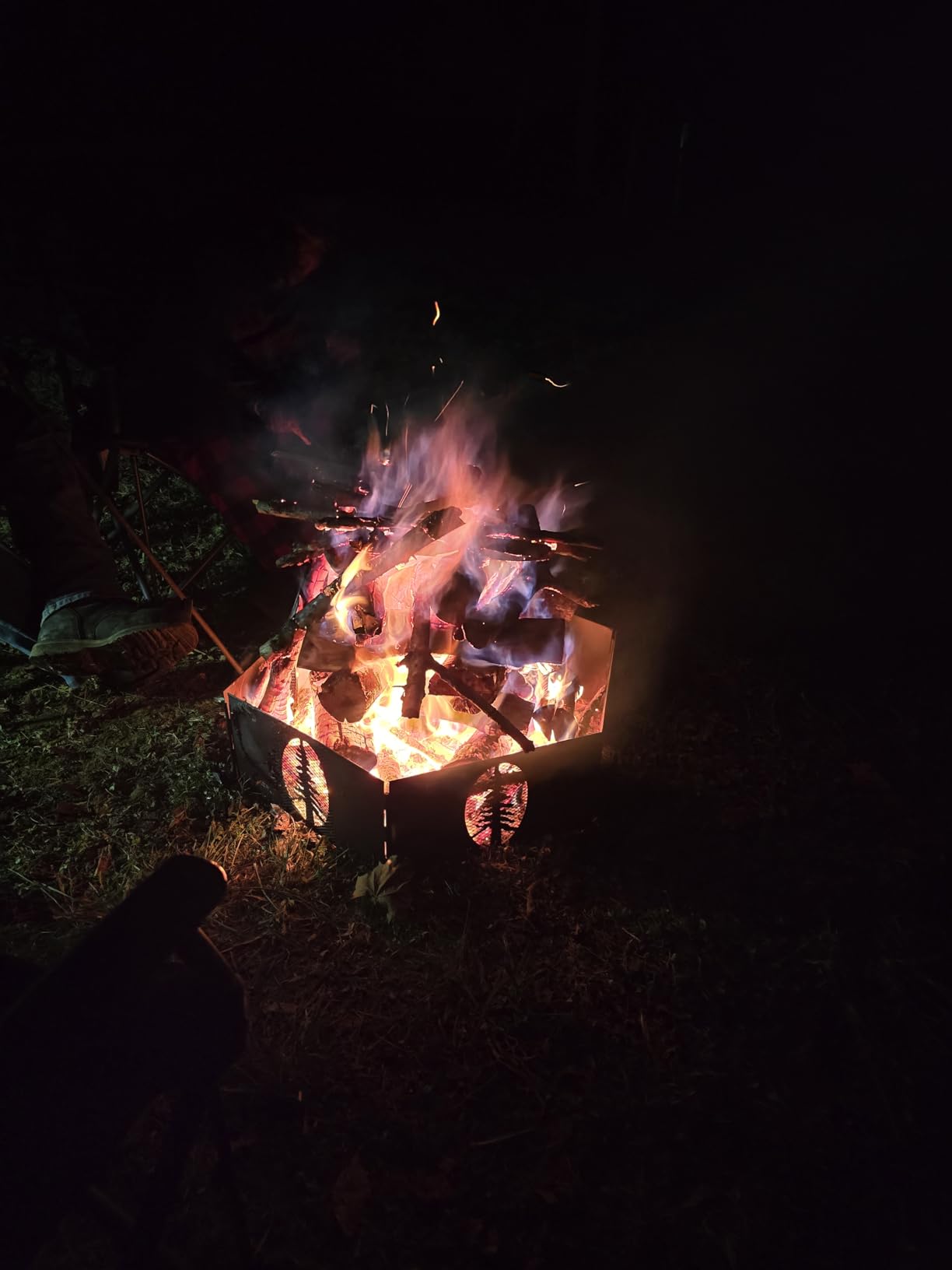 Camco Heavy Duty Steel Campfire Fire Pit Ring - 27'' Wide with Hinged Construction - Portable Fire Pit Features Collapsible Design & is Easily Transportable - Includes Storage Bag - (51091) customer photo 1