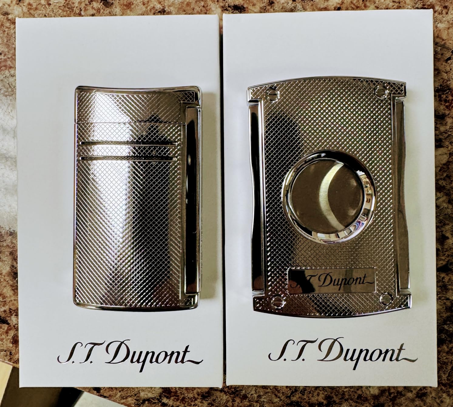 S.T.DUPONT 003257 Maxi Jet Cigar Cutter Chrome Grid customer photo 1
