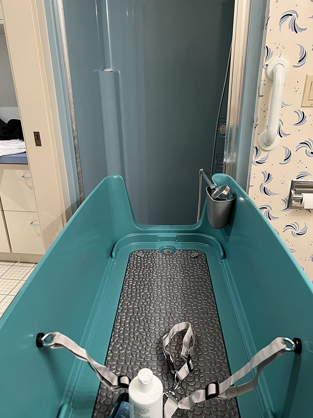 Booster Bath Elevated Pet Bathing X-Large, Blue. Made in The USA customer photo 1