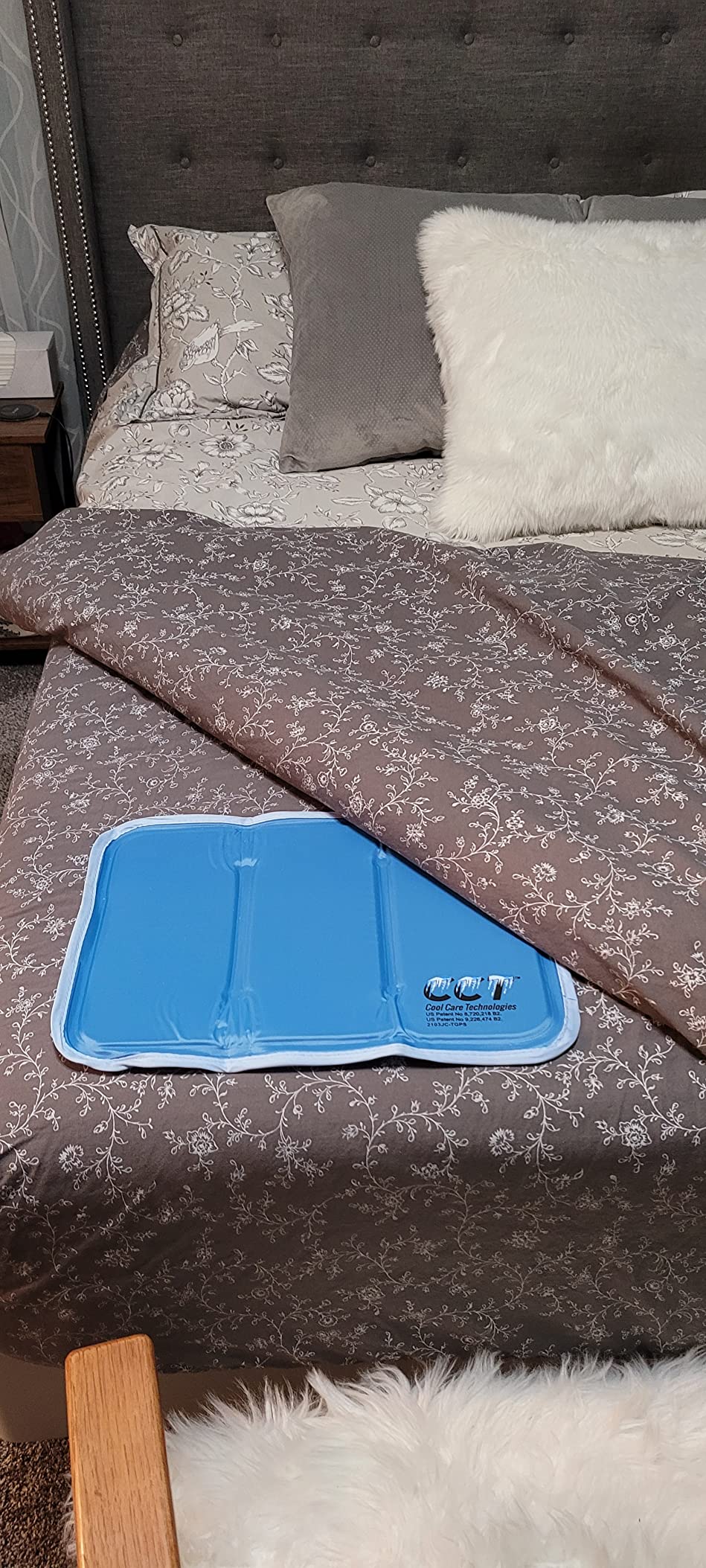 Cooling Pad for Bed - Pressure Activated Gel Provides Instant Relief - Ideal for Fevers, Hot Flashes, Night Sweats customer photo 1