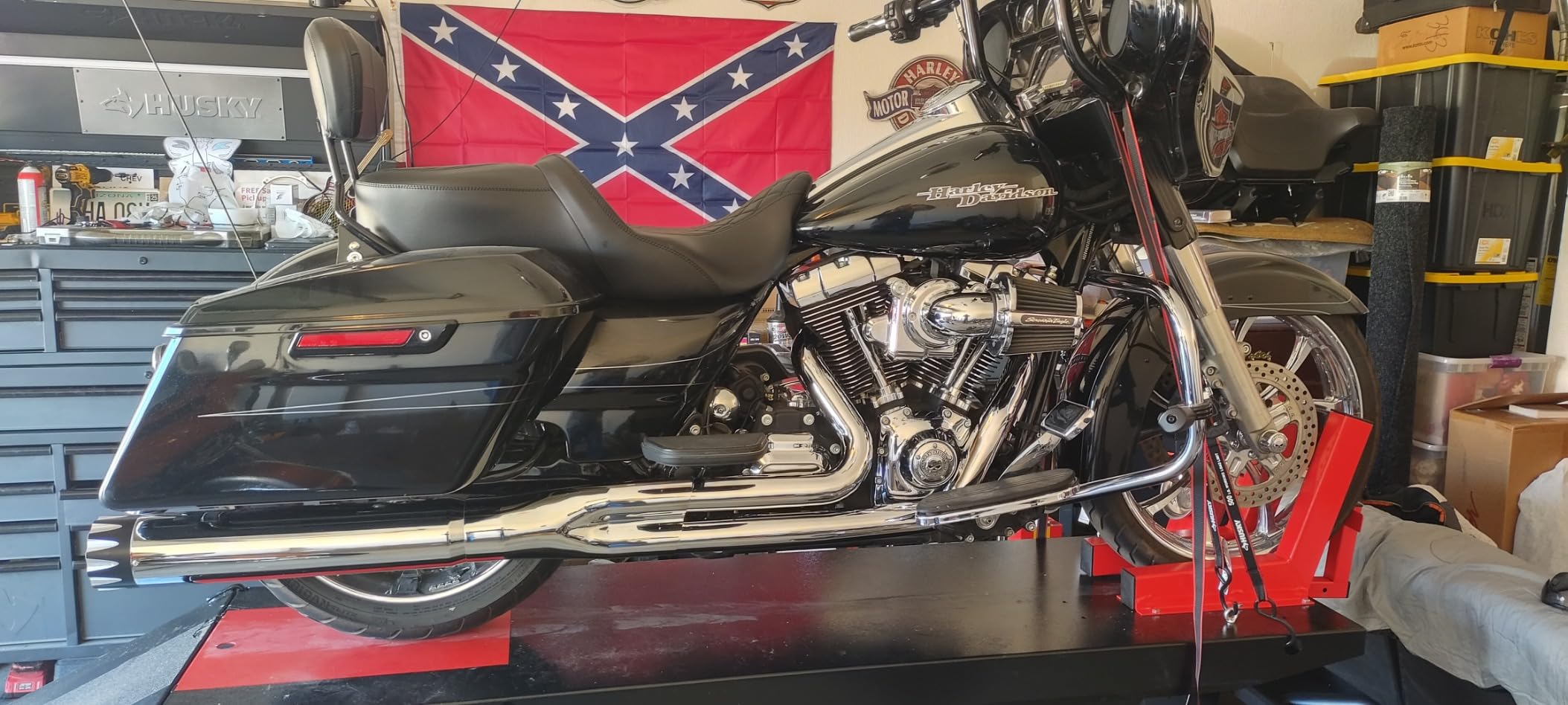 Black Widow BW-PROLIFT-HD Pneumatic ProLift Motorcycle Scissor Lift Table - 1,500 lb. Maximum Capacity and 31.25