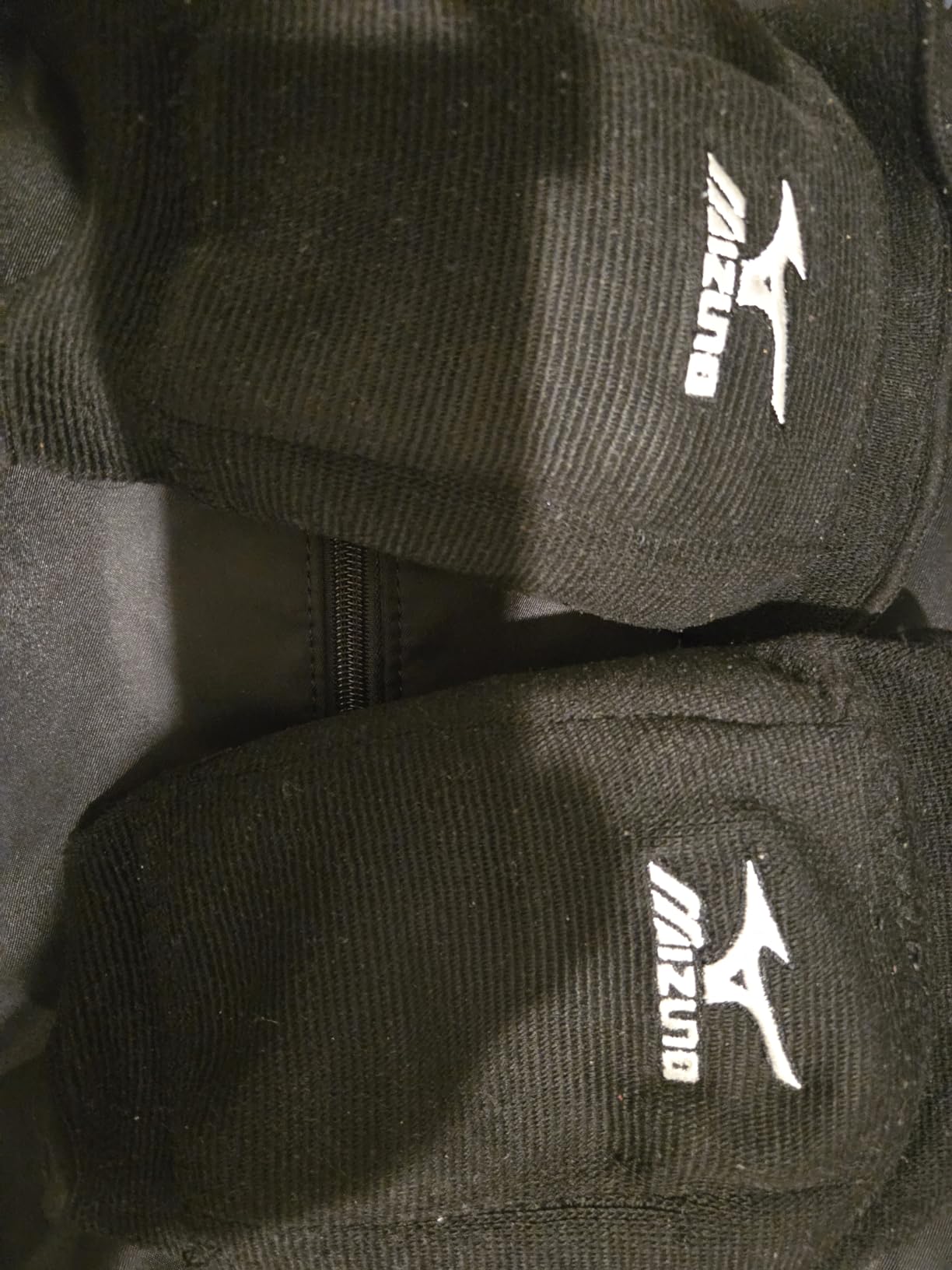 Mizuno T10 Plus Kneepad, ADULT Volleyball Kneepad, Black, One Size customer photo 1