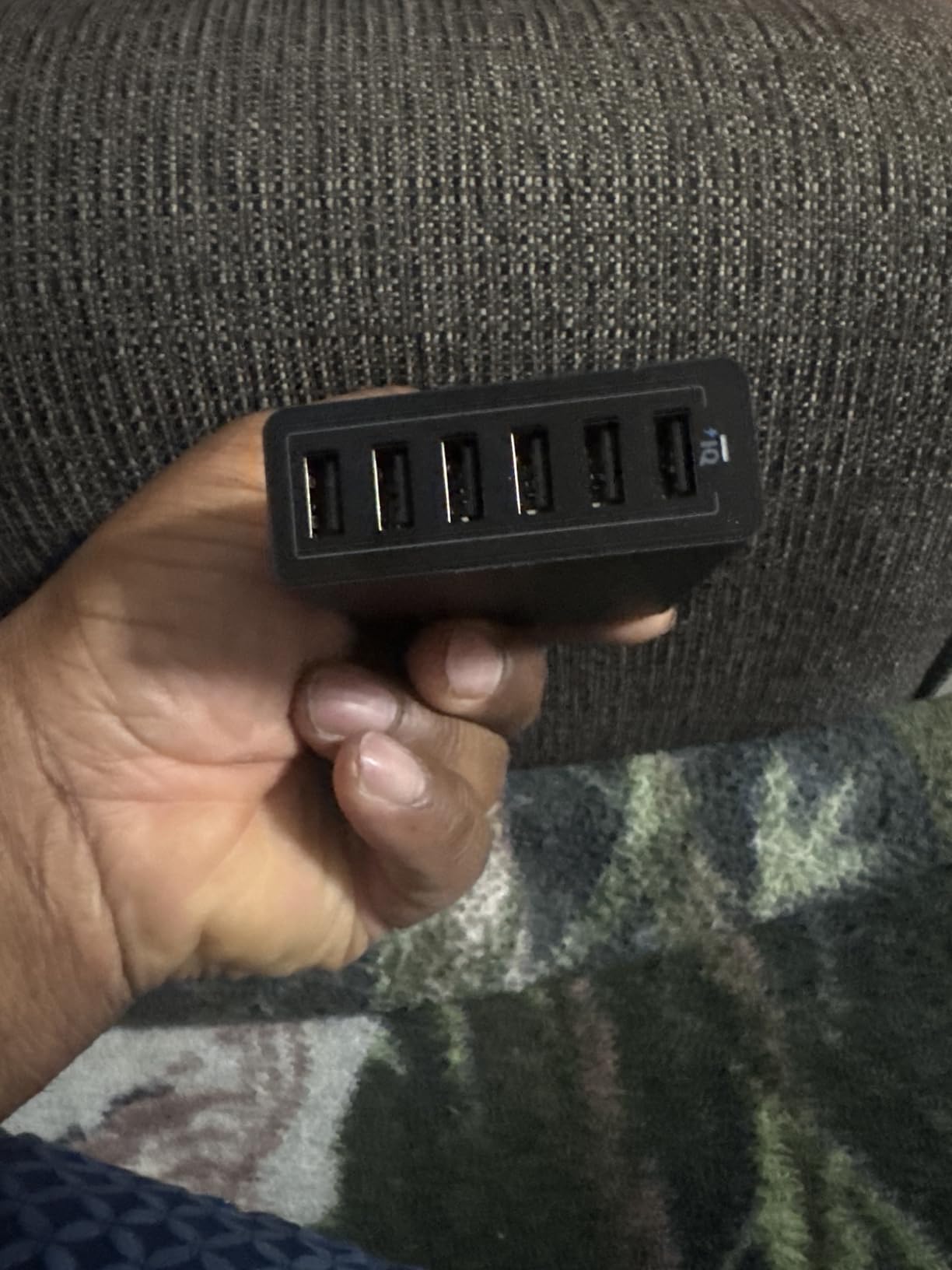 Anker Desktop Charger, 60W 6 Port USB Multiple Charging Hub, PowerPort 6 Multiple USB Charger, Compatible with iPhone, iPad, MacBook, Galaxy, LG, HTC, and More customer photo 1