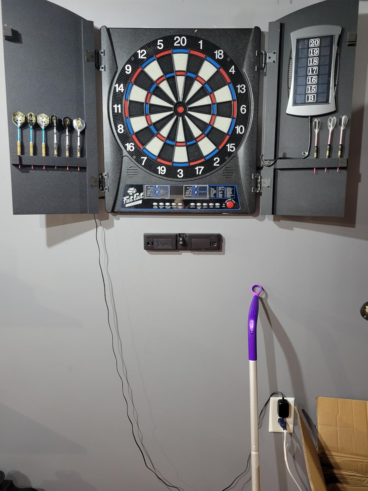 Fat Cat Mercury Electronic Soft Tip Dartboard with Cabinet, 13.5 in Target, 28 Games, 6 Darts Included, Black customer photo 2