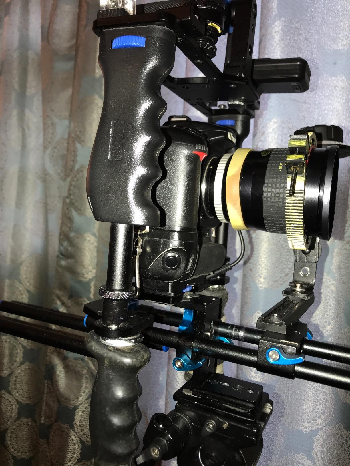 NEEWER Camera Video Cage Film Movie Making Kit, Aluminum Alloy with Top Handle, Dual Hand Grip, Two 15mm Rods, Compatible with Canon Sony Fujifilm Nikon DSLR Camera and Camcorder (Black + Blue) customer photo 1