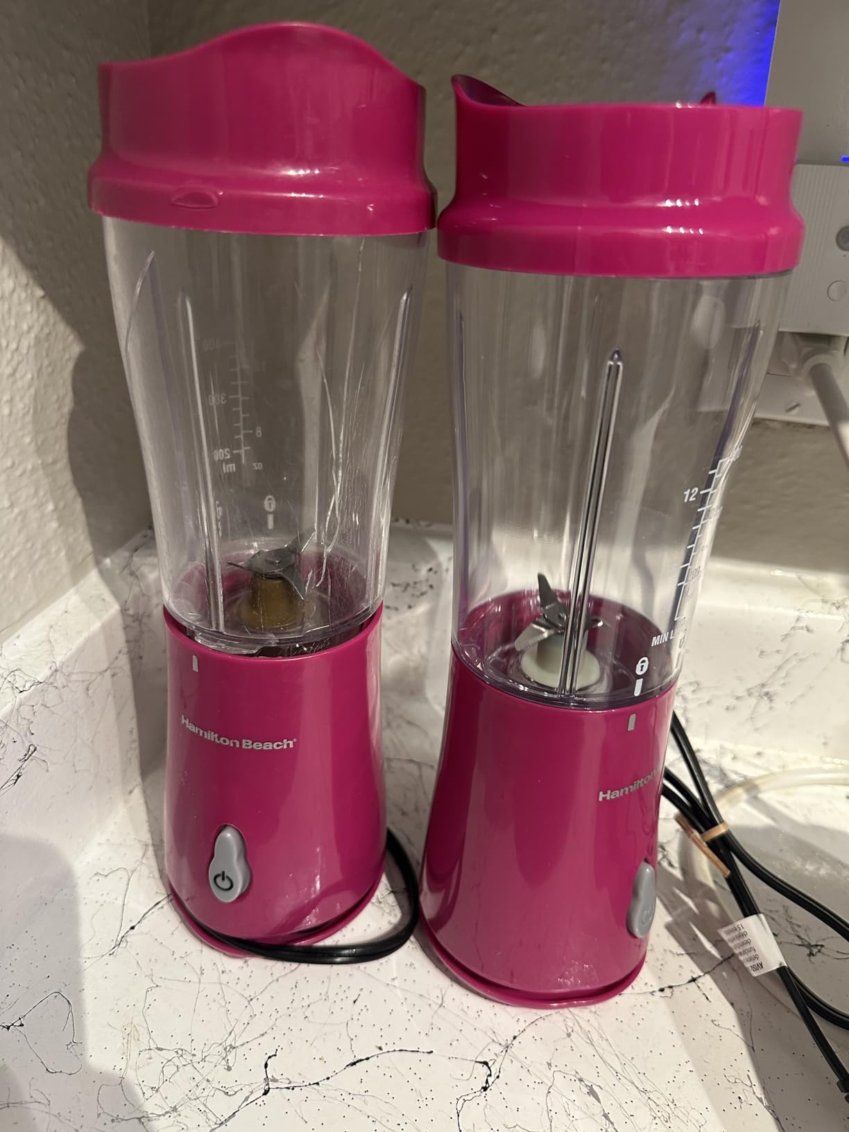 Hamilton Beach Portable Blender for Shakes and Smoothies, 14 Oz BPA Free Travel Cup & Lid, Durable Stainless Steel Blades, Personal Smoothie Blender, Raspberry, 51131G customer photo 1