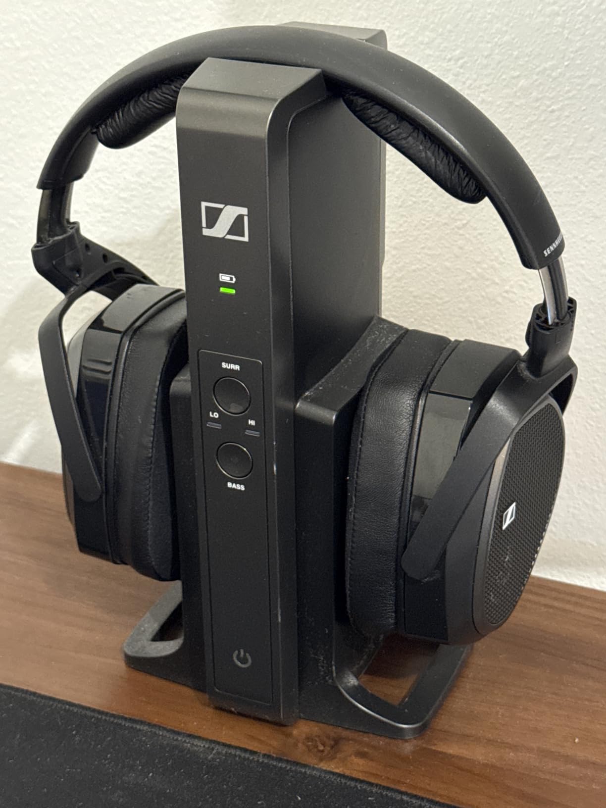 Sennheiser RS 175 RF Wireless Headphones for TV System with Bass Boost and Surround Sound Modes, Compact and Ergonomic, Wireless TV Listening, Black customer photo 1