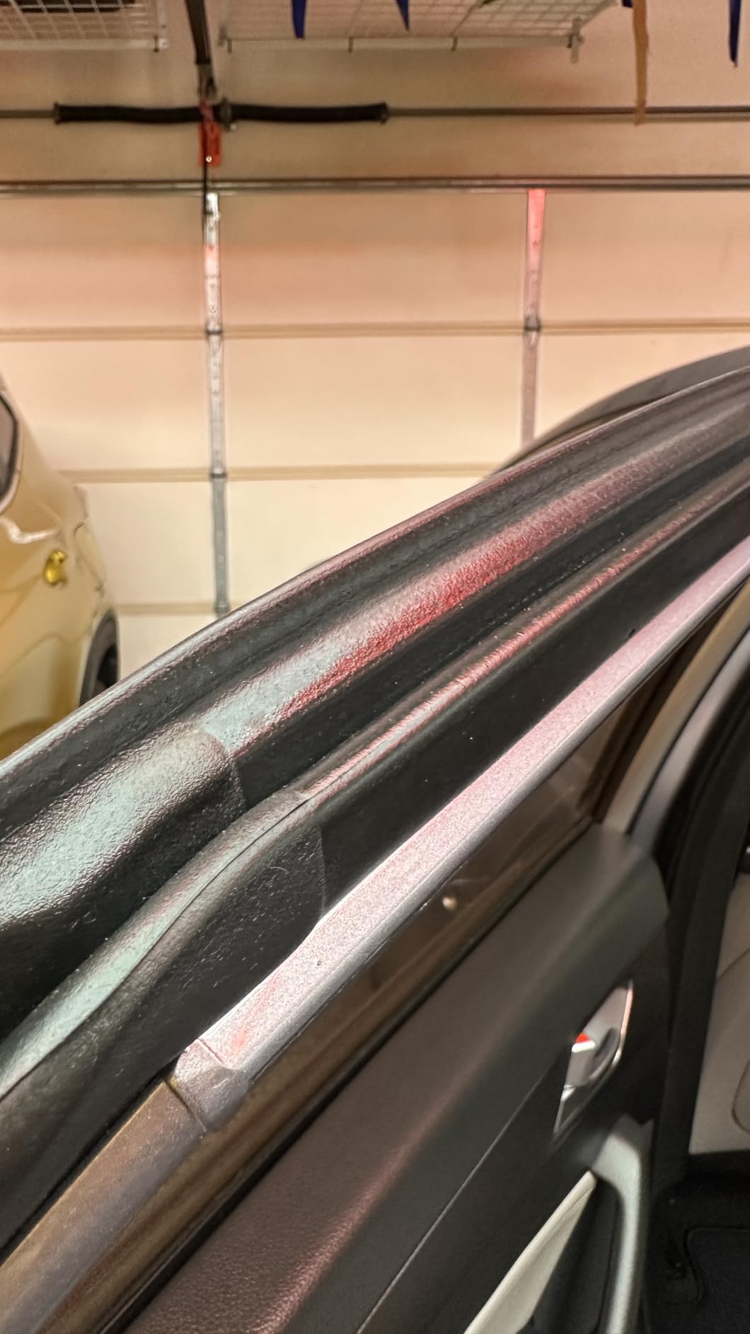 303 Products Rubber Seal Protectant - Protects & Conditions Seals on Doors, Windows, Hoods, Trunks Rejuvenates Color & Flexibility of Old & Dry Seals Weatherproofing & UV Protection, 3.4 fl.oz customer photo 1