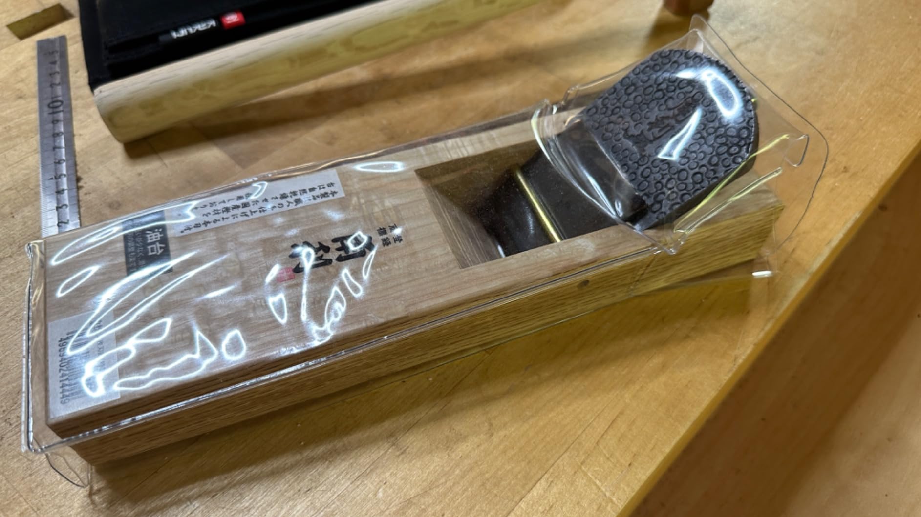 KAKURI Japanese Block Plane Large 60mm for Woodworking, KANNA Japanese Smoothing Plane Manual Hand Planer Tool for Finishing Wood, 10.2 x 3.0 x 2.8 inches, White Oak Body (Oil Finished), Made in JAPAN customer photo 1