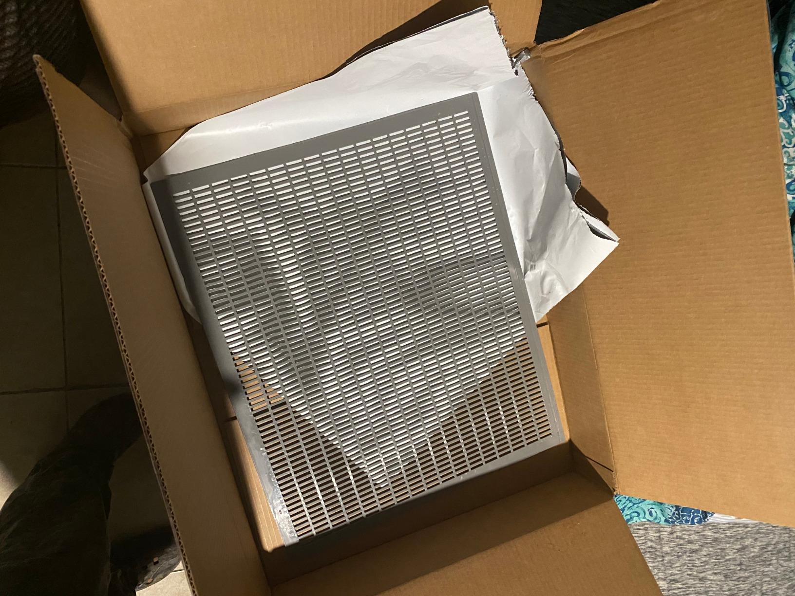 Mann Lake Plastic Queen Excluder, Fits 10 Frame Langstroth Beehives, Beekeeping Supplies & Kit Tools for All Beekeeping Levels customer photo 1