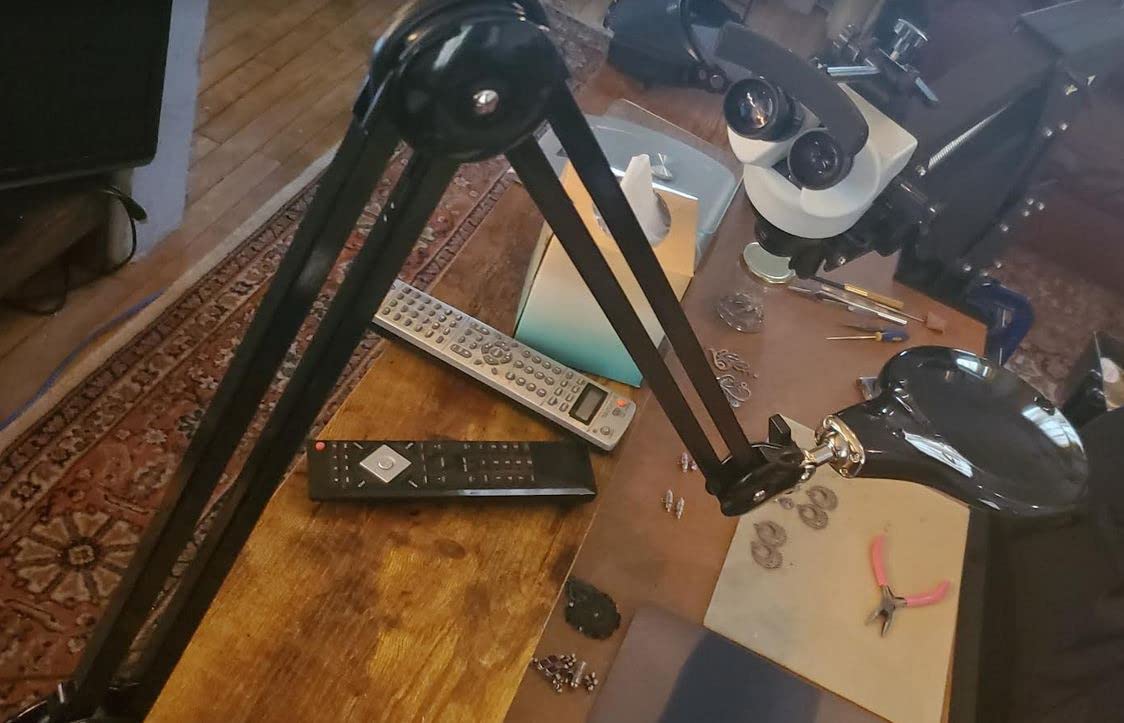 Brightech LightView PRO Magnifying Desk Lamp, 2.25x Light Magnifier, Adjustable Magnifying Glass with Light for Crafts, Reading, Close Work - White customer photo 1