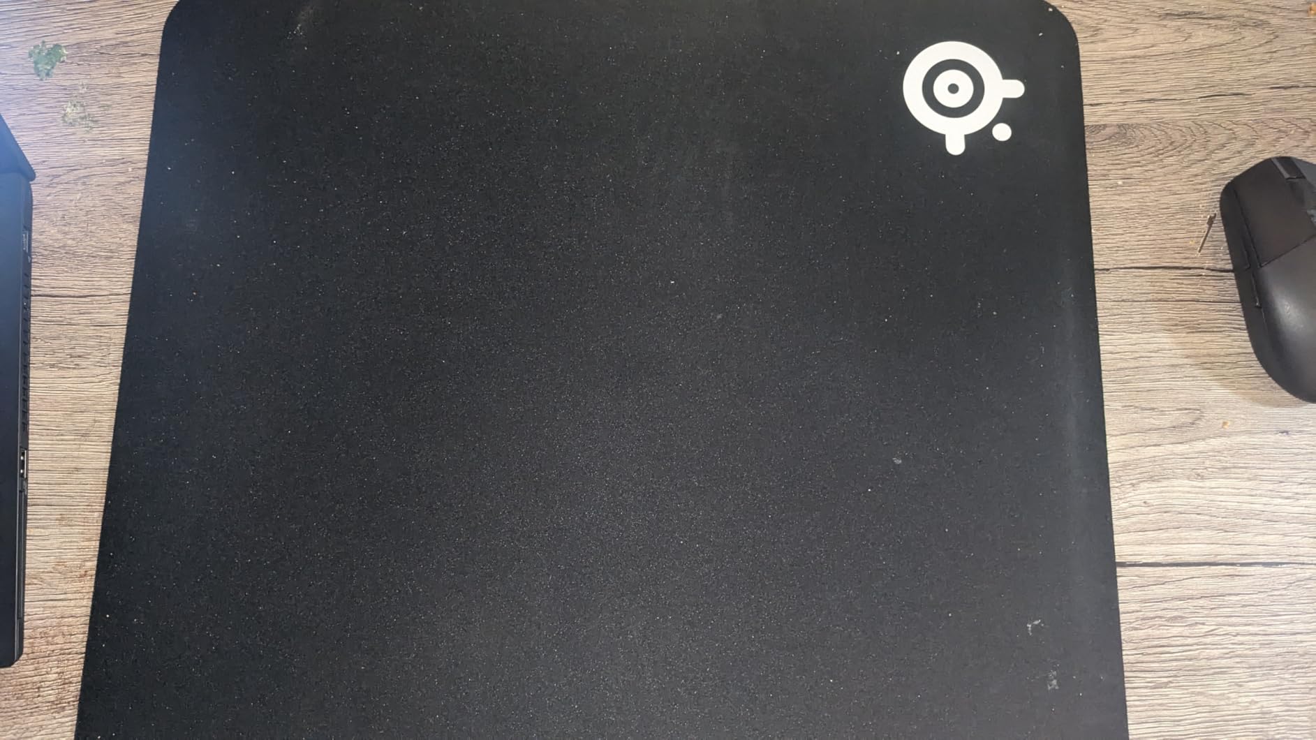 SteelSeries QcK Gaming Mouse Pad - XXL Thick Cloth - Sized to Cover Desks customer photo 1