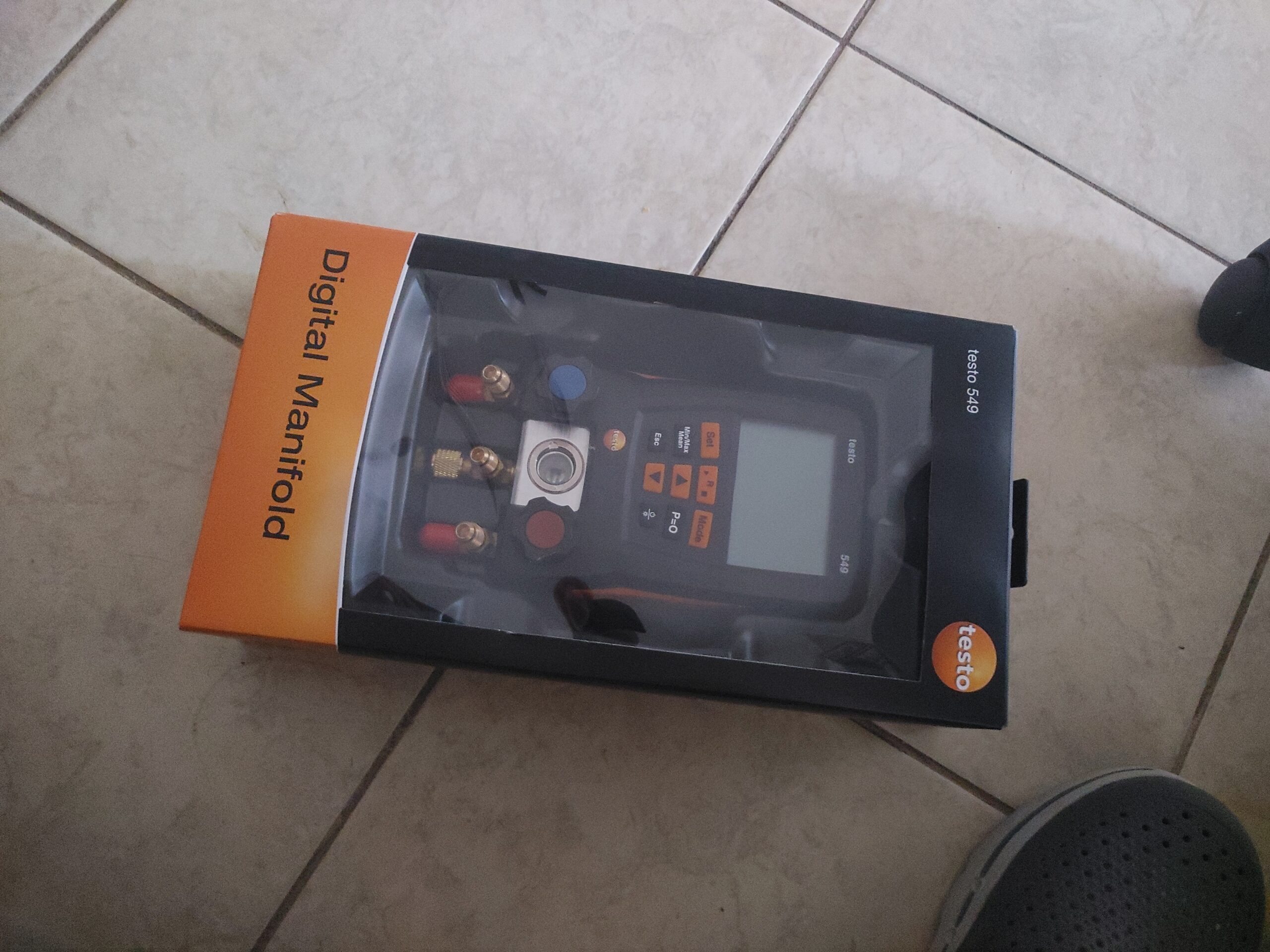 testo 549 I Digital Manifold for air Conditioning, Refrigeration Systems and Heat Pumps customer photo 1