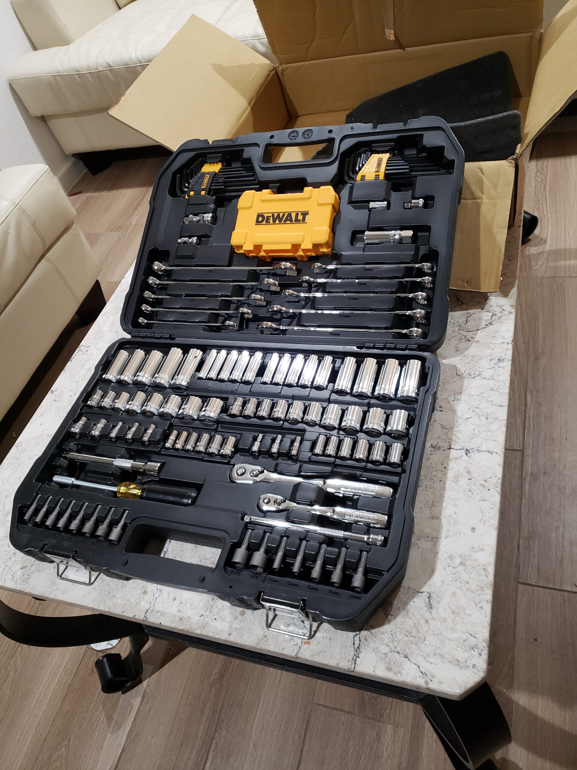 DEWALT Mechanics Tools Kit and Socket Set, 142-Piece, 1/4 & 3/8