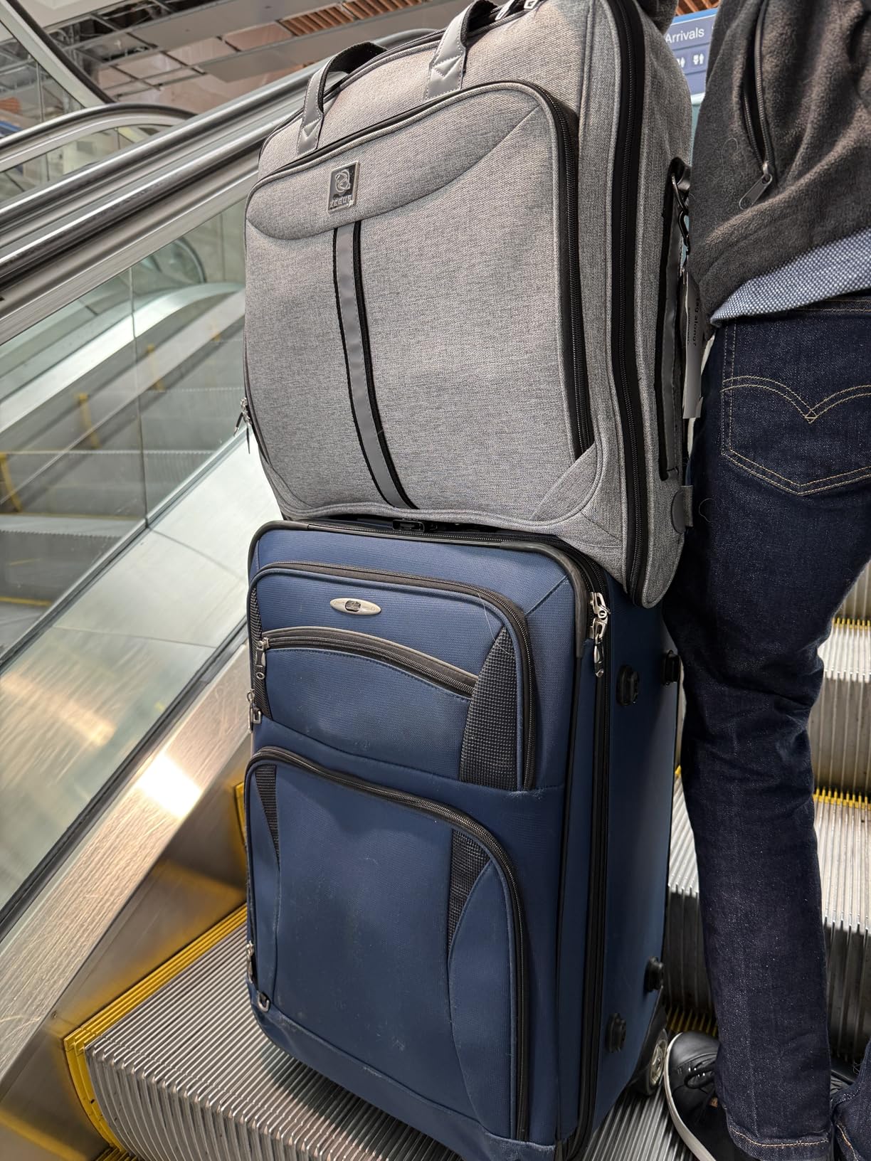 Premium Suit Garment Bag Carry On - Hangs 4 Suits - Travel & Business with Shoulder Strap and Laptop Compartment customer photo 1