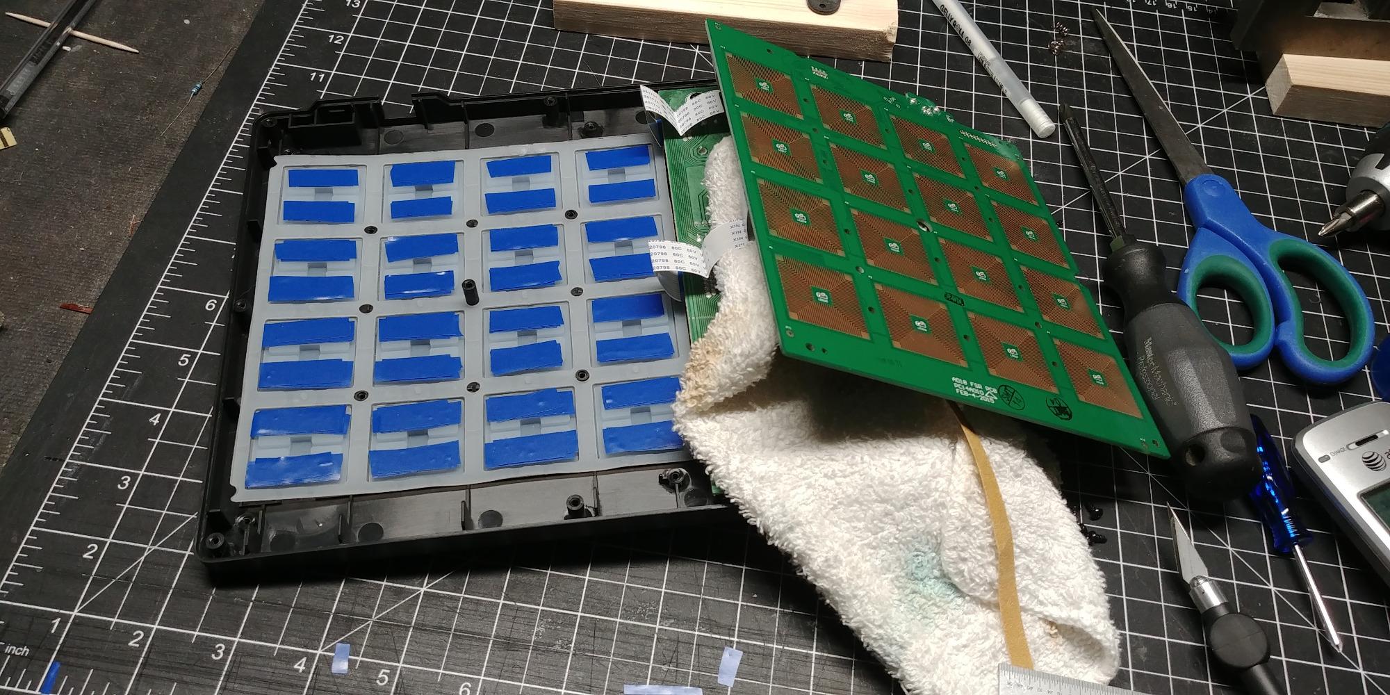 Akai Professional MPD218 - USB MIDI Controller with 16 MPC Drum Pads, 6 Assignable Knobs customer photo 1