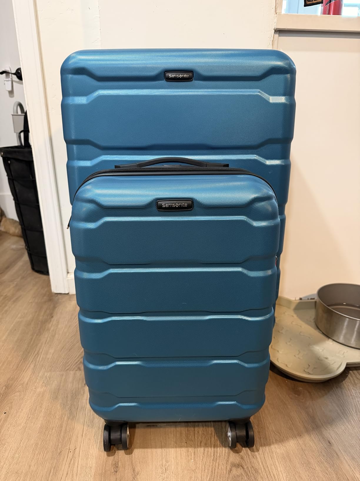 Samsonite Omni PC Hardside Expandable Luggage with Spinner Wheels, Teal, Checked-Medium 24-Inch customer photo 1