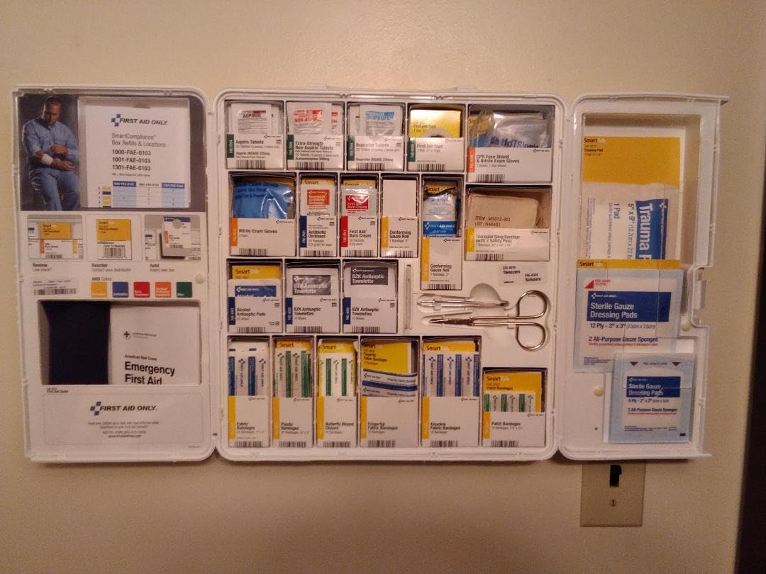 First Aid Only 1000-FAE-0103 SmartCompliance 50-Person OSHA Compliant First Aid Kit for Business, Large Plastic First Aid Cabinet with Medications, 245 Pieces customer photo 1
