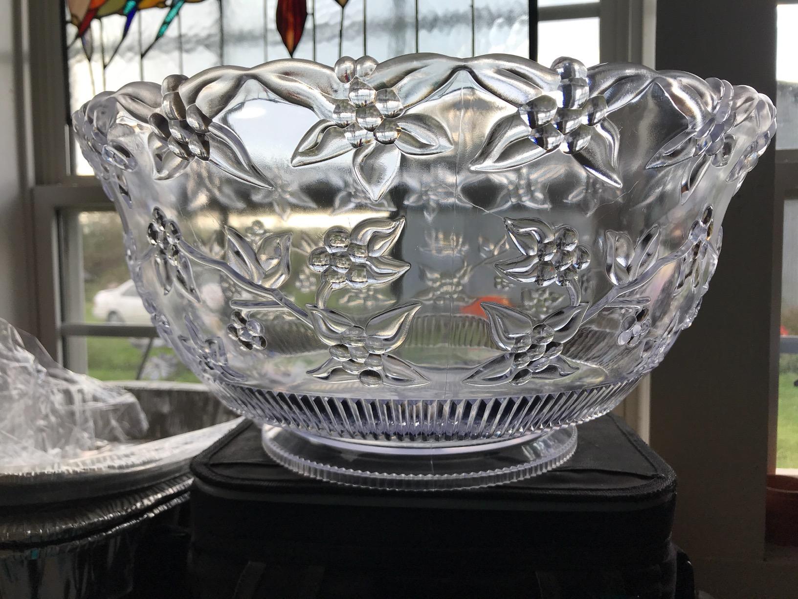 Party Essentials Hard Plastic 12-Quart Embossed Punch Bowl, Clear customer photo 2