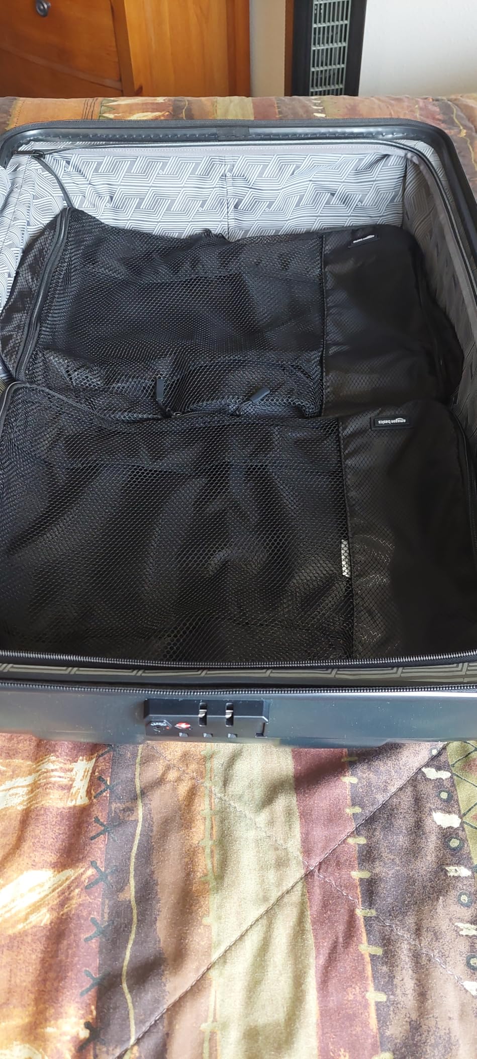 4-Piece Packing Cubes Travel Accessories Set, Space-Saving Luggage Organizer with Double Zipper, Mesh Top Panel, Medium, Gray (Previously Amazon Basics) customer photo 2