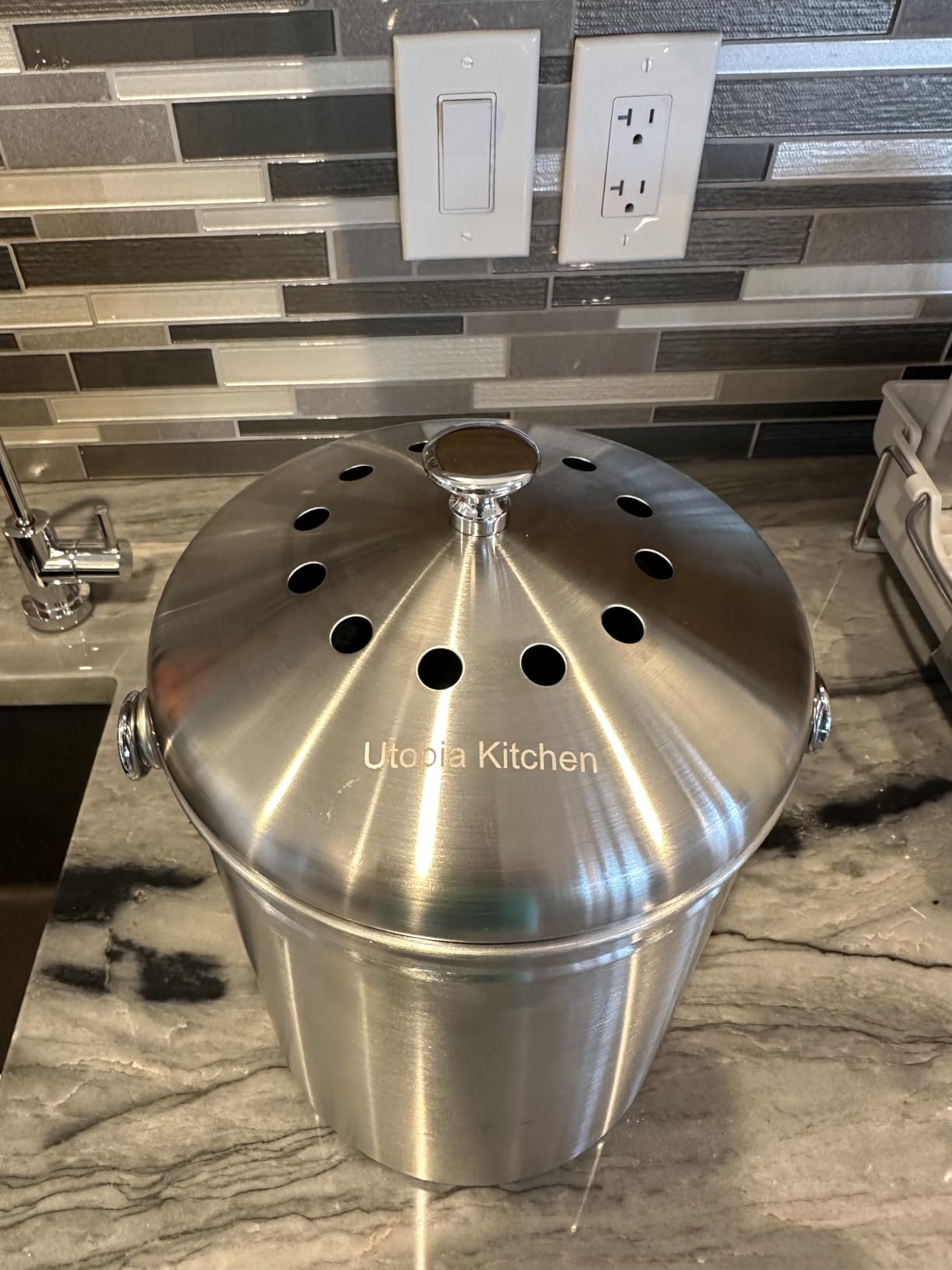 Utopia Kitchen Indoor Compost Bin Kitchen, Odorless Composting with Charcoal Filter, 1.3 Gallon Stainless Steel Large Composter for Countertop & Under Sink, Easy Cleaning, One Extra Filter - (Silver) customer photo 2