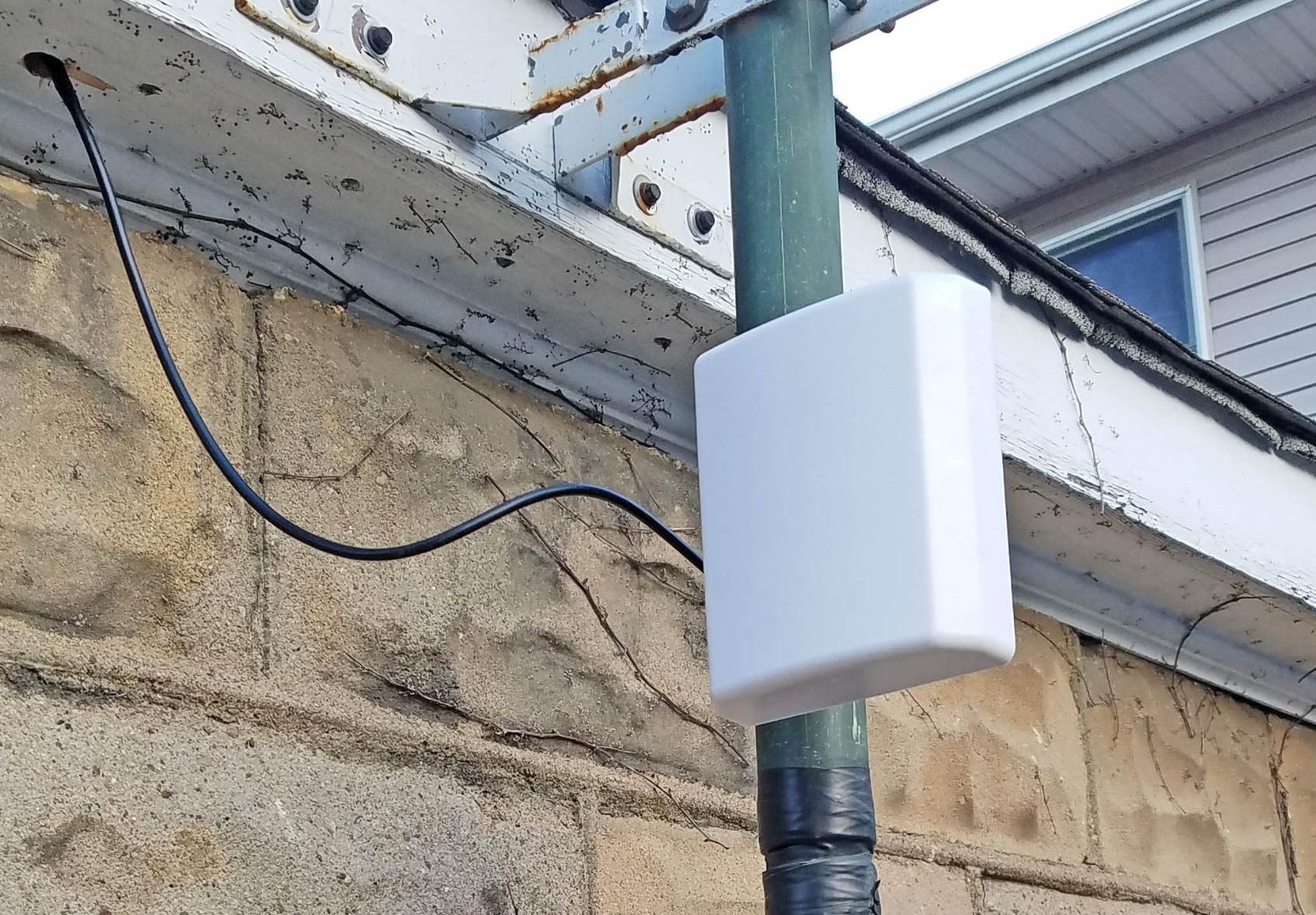 Tupavco TP542 Dual-Band (13dBi) Outdoor Directional Panel Antenna (2.4GHz & 5GHz WiFi) Wireless Network Signal (Pole Mast Mount) Weatherproof High-Gain Long-Range (w/N-Female Connector) customer photo 1