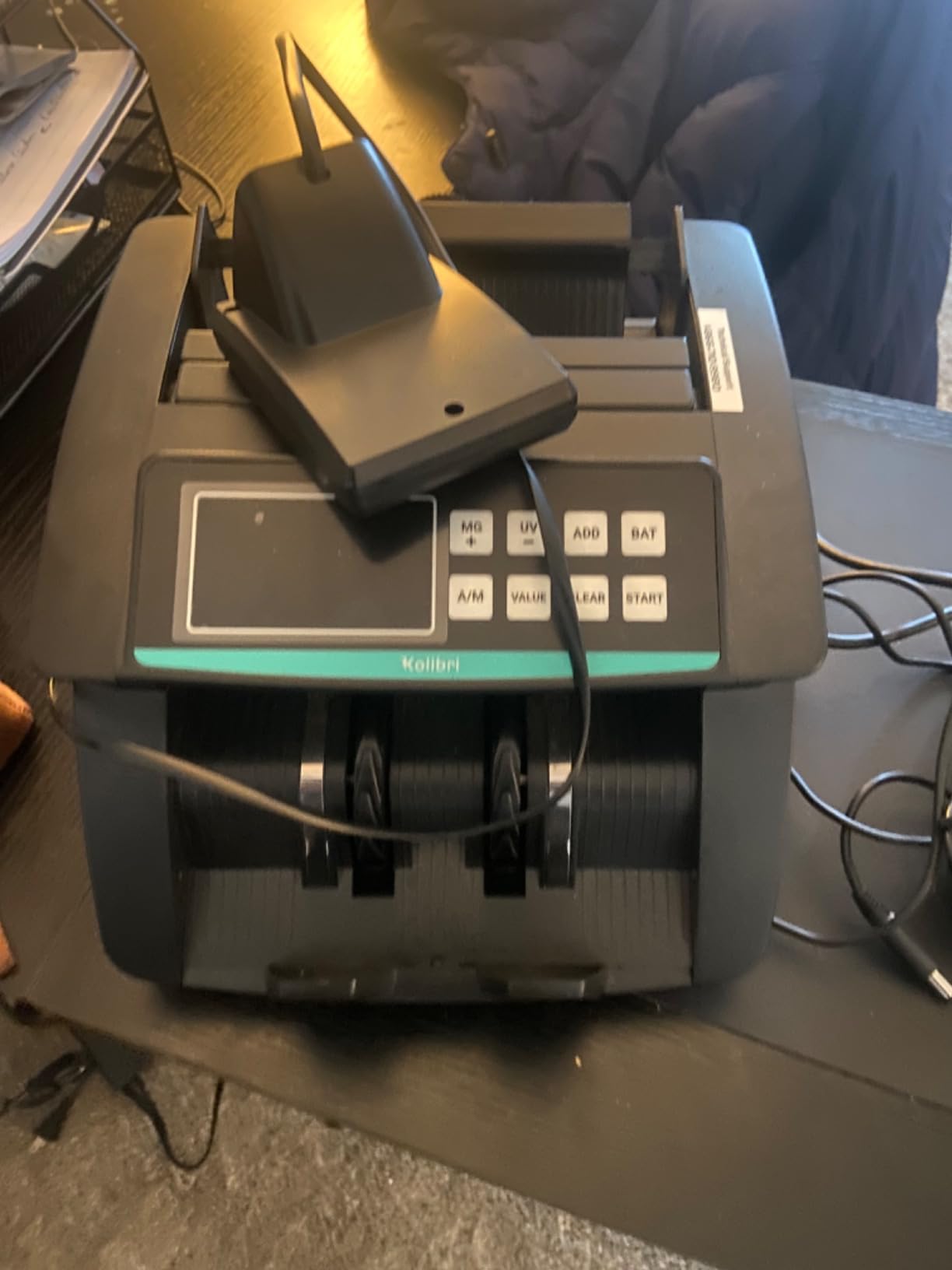 KOLIBRI Money Counter Machine, Advanced Fake Detection & LCD Display, 1,500 Bills per Minute Single-Denomination Cash Counter, Bill Counter Machine customer photo 2