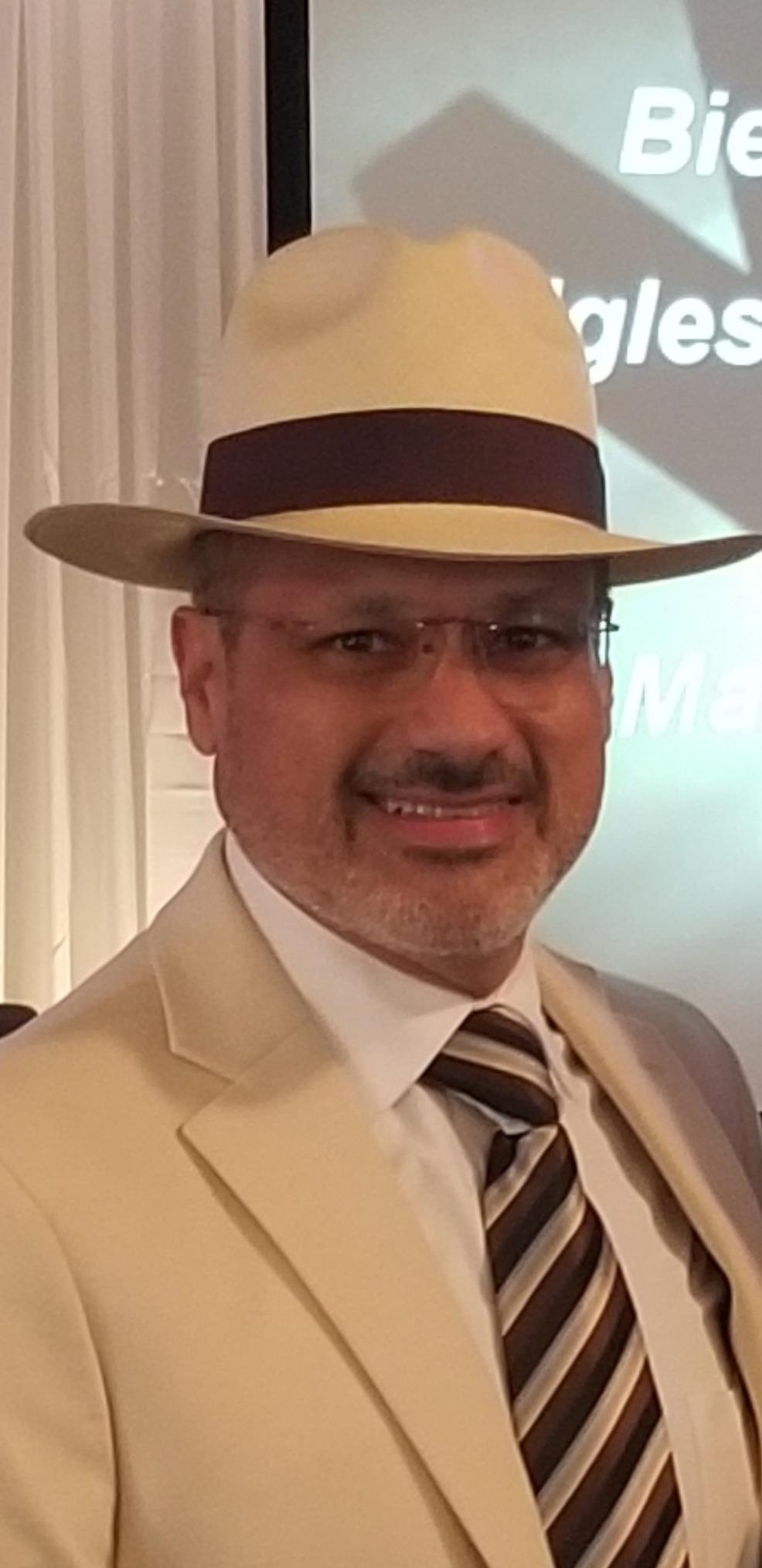 Shure BLX14/CVL Wireless Microphone System - 14-Hour Battery Life, 300 ft Range, UHF | Includes CVL Lavalier Mic, Bodypack Transmitter, Single Channel Receiver | H10 Band (BLX14/CVL-H10) customer photo 1