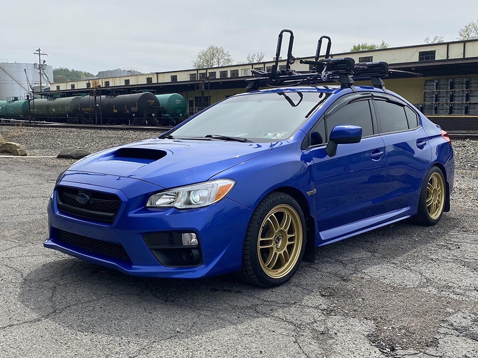 Rhino-Rack Carrier for Skis, Snowboards, Fishing Rods, Paddles, Skateboards, Water Skis, Wakeboard & More, Universal Mounting, Easy to Use, Locking, Lightweight & Heavy Duty, Suitable for All Vehicles customer photo 2