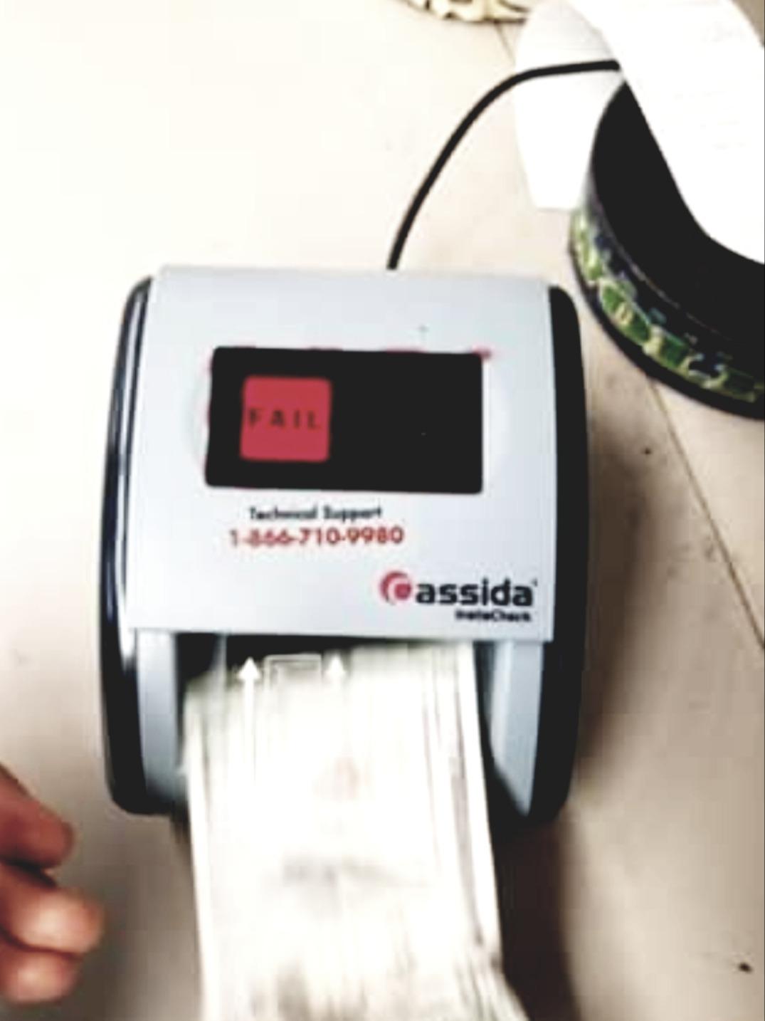 Cassida Quattro Fast Automatic Currency Counterfeit Detector with Advanced Sensors (UV,MG,IR,MT,Thickness,Size) - All-Orientation Feeding - Rechargeable Battery - 3.5