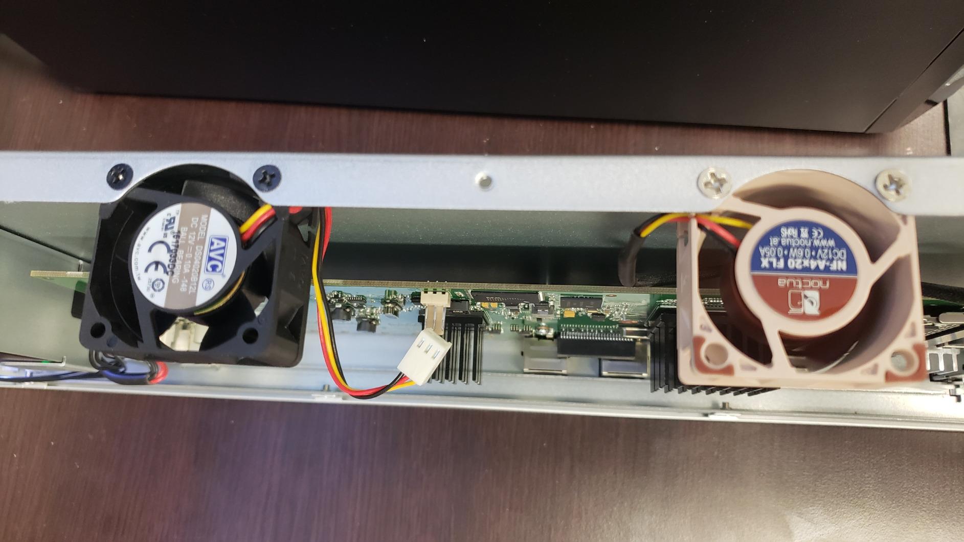 Ubiquiti Networks Unifi Security Gateway Pro (USG-PRO-4) customer photo 2