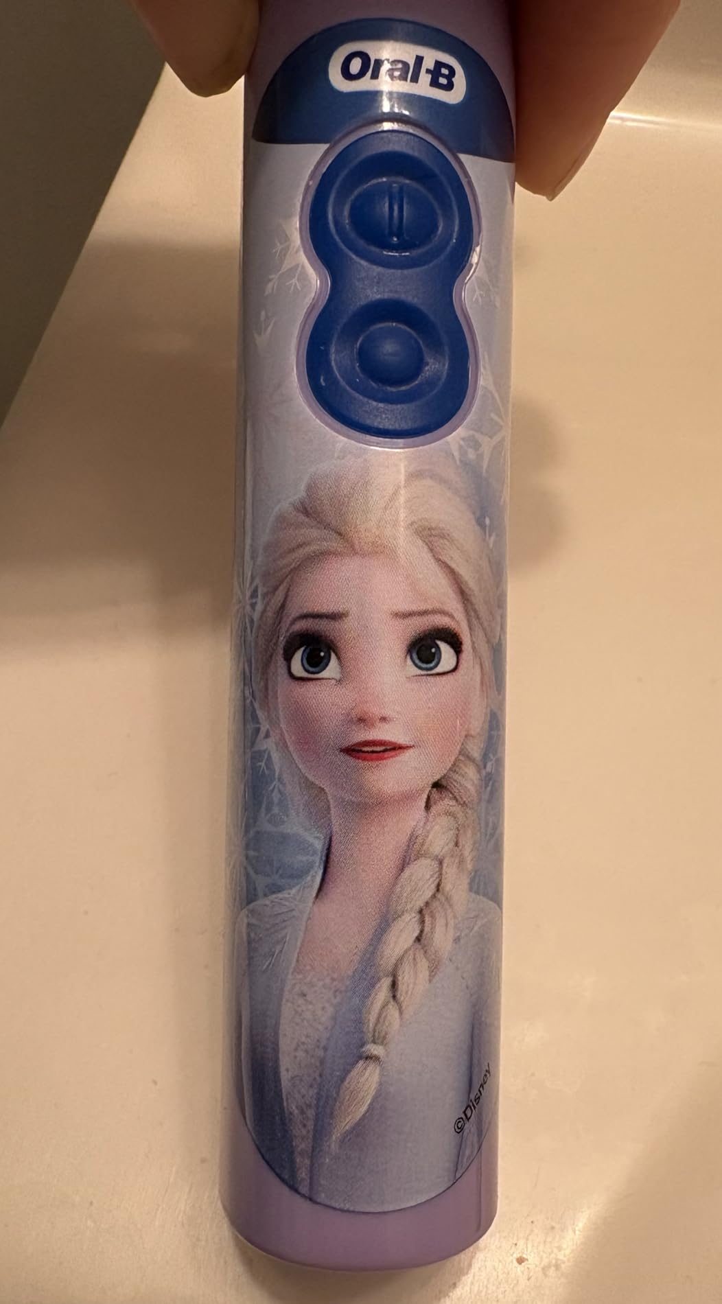 Oral-B Kids Battery Power Electric Toothbrush Featuring Disney's Frozen for Children and Toddlers age 3+, Soft customer photo 2