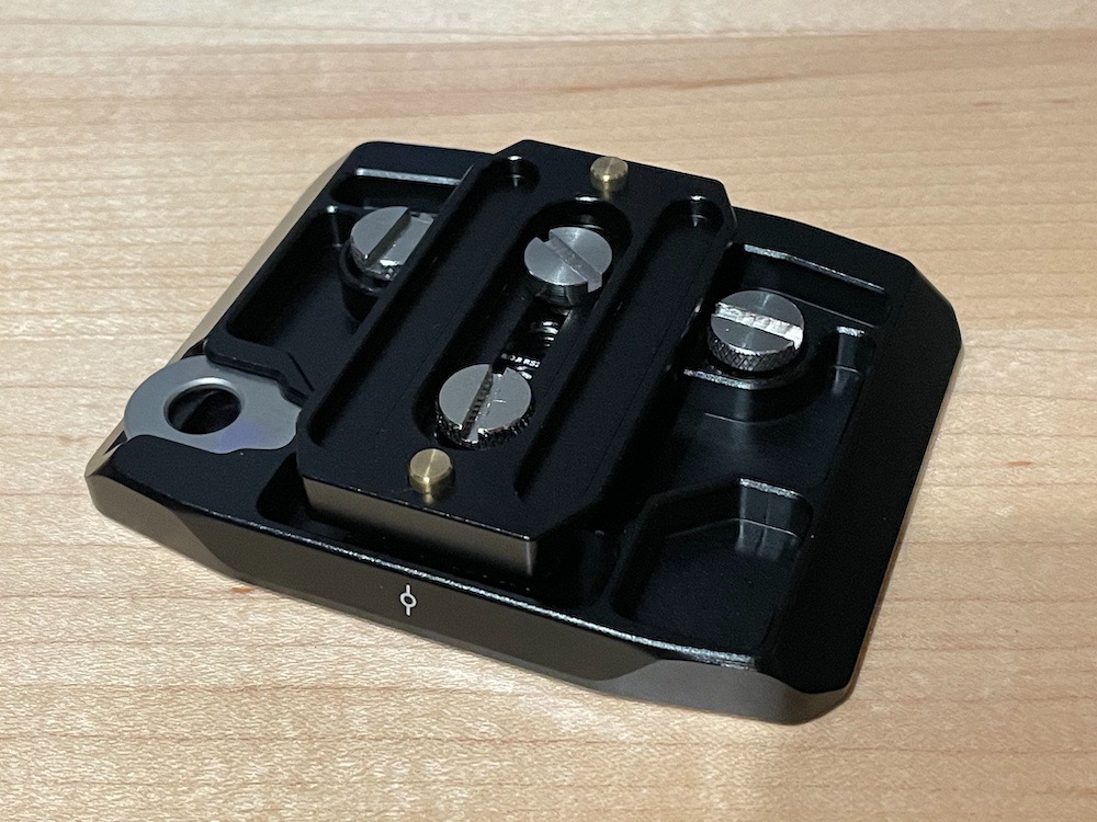SMALLRIG Quick Release Plate for Arca Swiss, Baseplate with 1/4''-20 Screw, 3/8''-16 Screw, for Cameras and Cages - 2146B customer photo 1