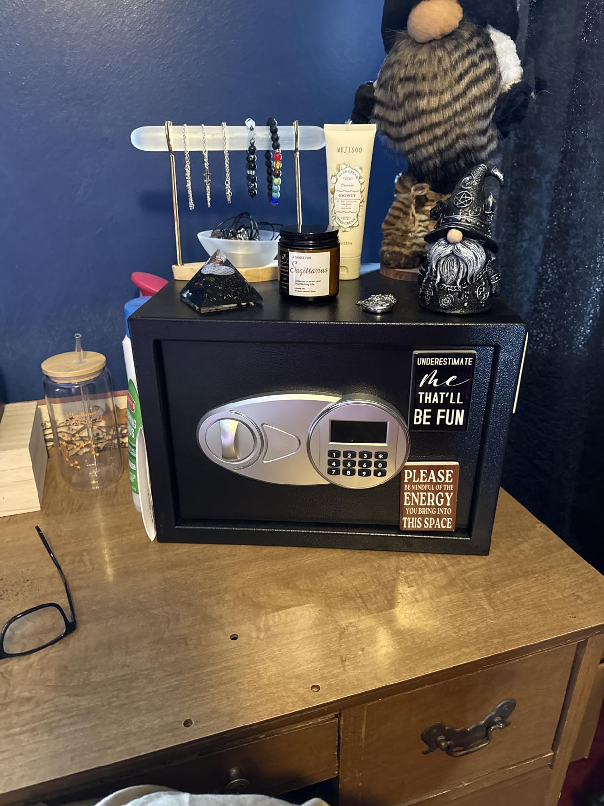 Amazon Basics Steel Security Safe and Lock Box with Programmable Electronic Keypad, for Valuables, Cash, Jewelry, Documents, Black, 1 Cubic Foot, 16.9-x-14.6-x-9.1-inches (WxDxH) customer photo 1