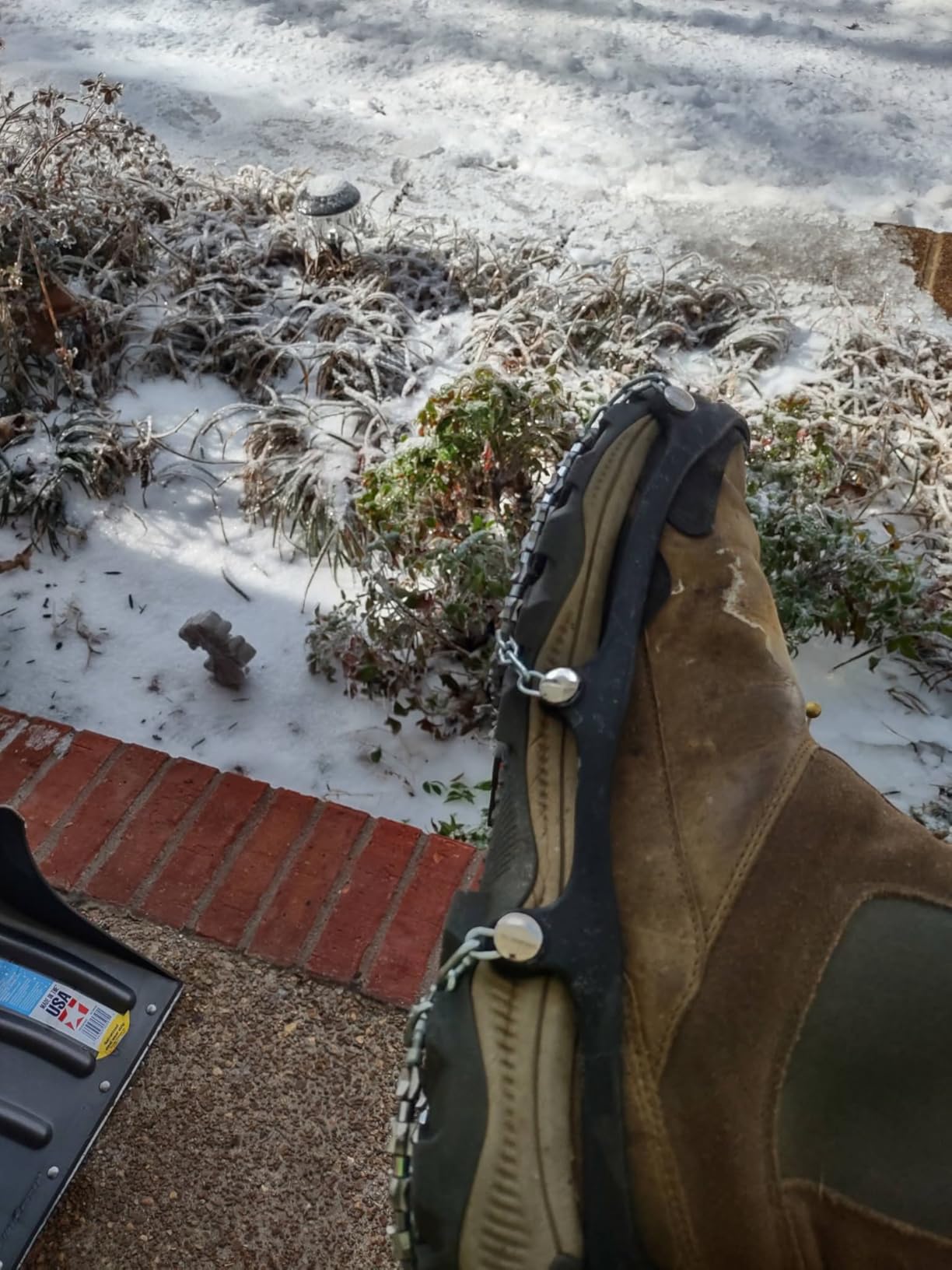 Yaktrax Diamond Grip - Full-Foot Traction on Ice, Snow, & Multi-Terrain Surfaces - Swiveling Diamond Bead Grip Points - Cold-Resistant Easy On/Off Elastic Upper Band customer photo 1