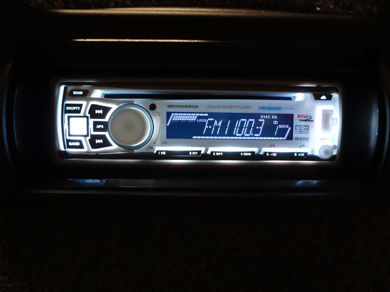 Boss Audio Systems MR632UAB Marine Receiver - Weatherproof, Bluetooth Audio and Hands-Free Calling, USB, MP3, AM/FM, Aux-in, No CD Player, RGB Multi-Color Illumination, Detachable Front Panel, white customer photo 2