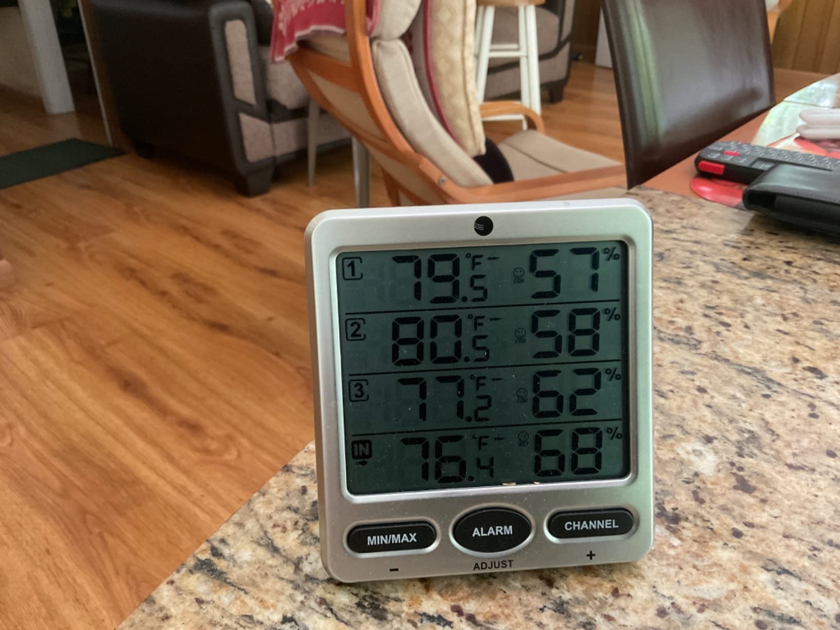 Ambient Weather WS-10-X4 Wireless Indoor/Outdoor 8 Channel Thermo-Hygrometer with Four Remote Sensors customer photo 1