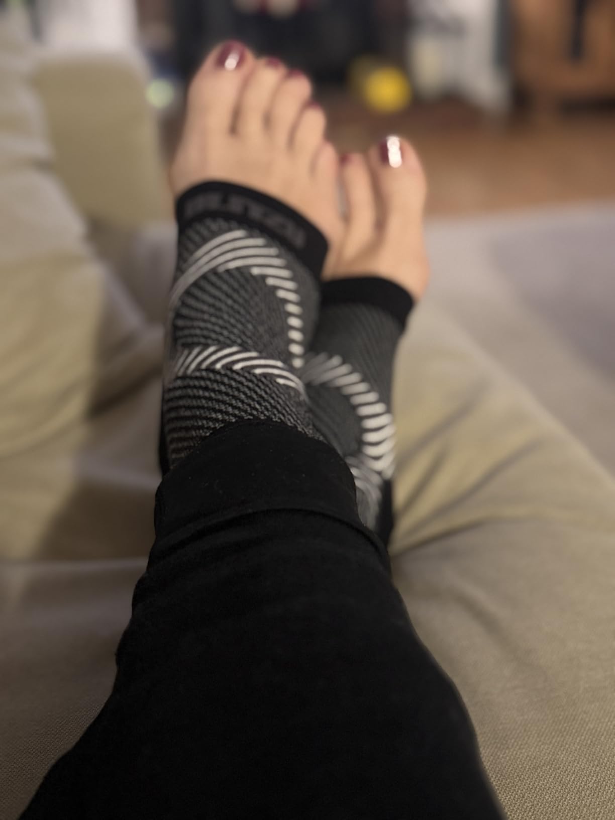 Compression Socks for Plantar Fasciitis, Achilles Tendonitis, Arthritis Relief, Ankle Brace Compression Sleeve with Foot Arch Support, Ankle Wrap for Women, Men, Swelling & Heel Pain Black L-XL customer photo 1