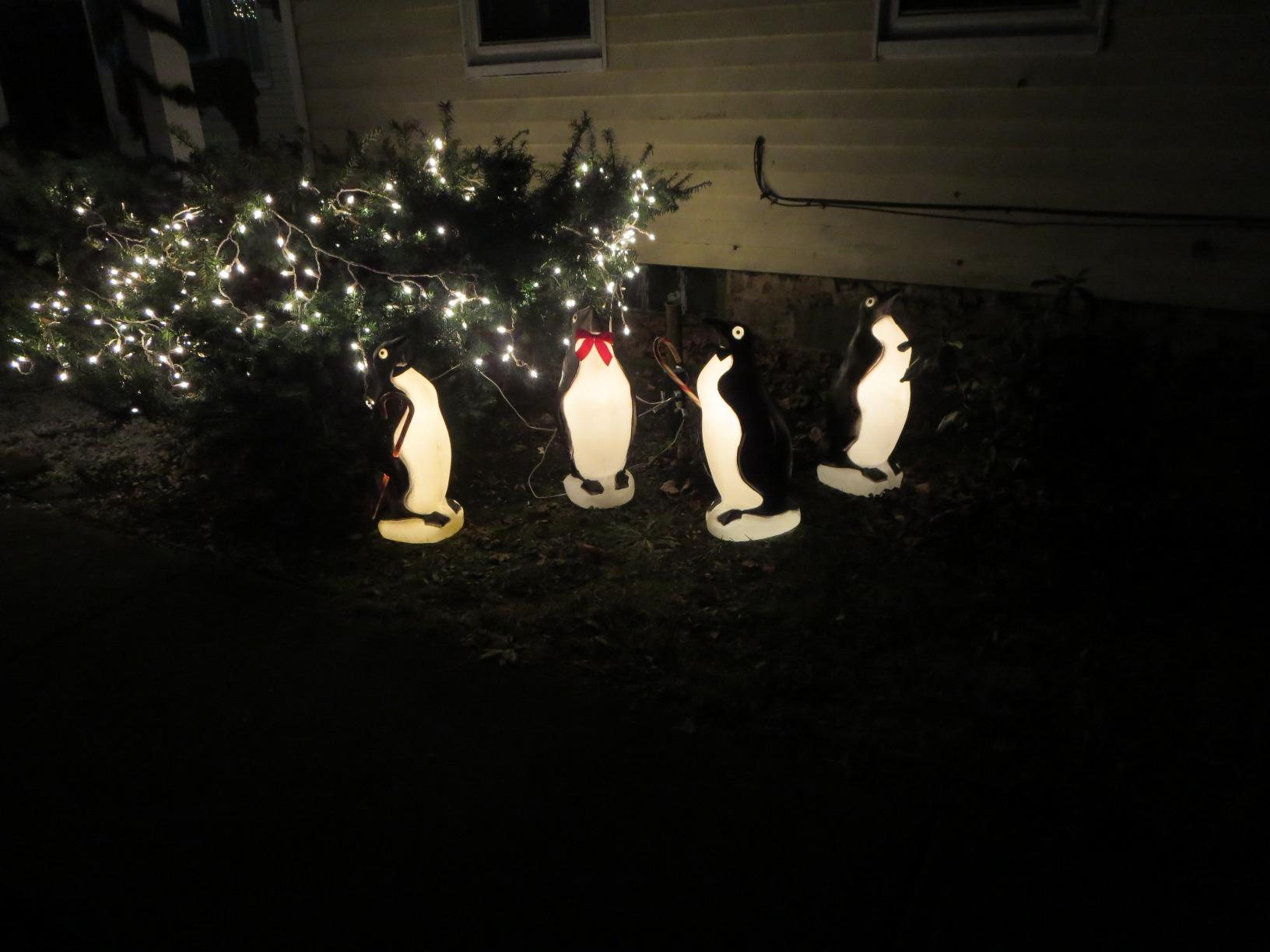 BESTTEN Outdoor Power Strip with Covers and Overload Protection Switch, Double Sided 6-Outlet Yard Power Stake with 9-Foot Long Extension Cord, ETL Certified, Green customer photo 2