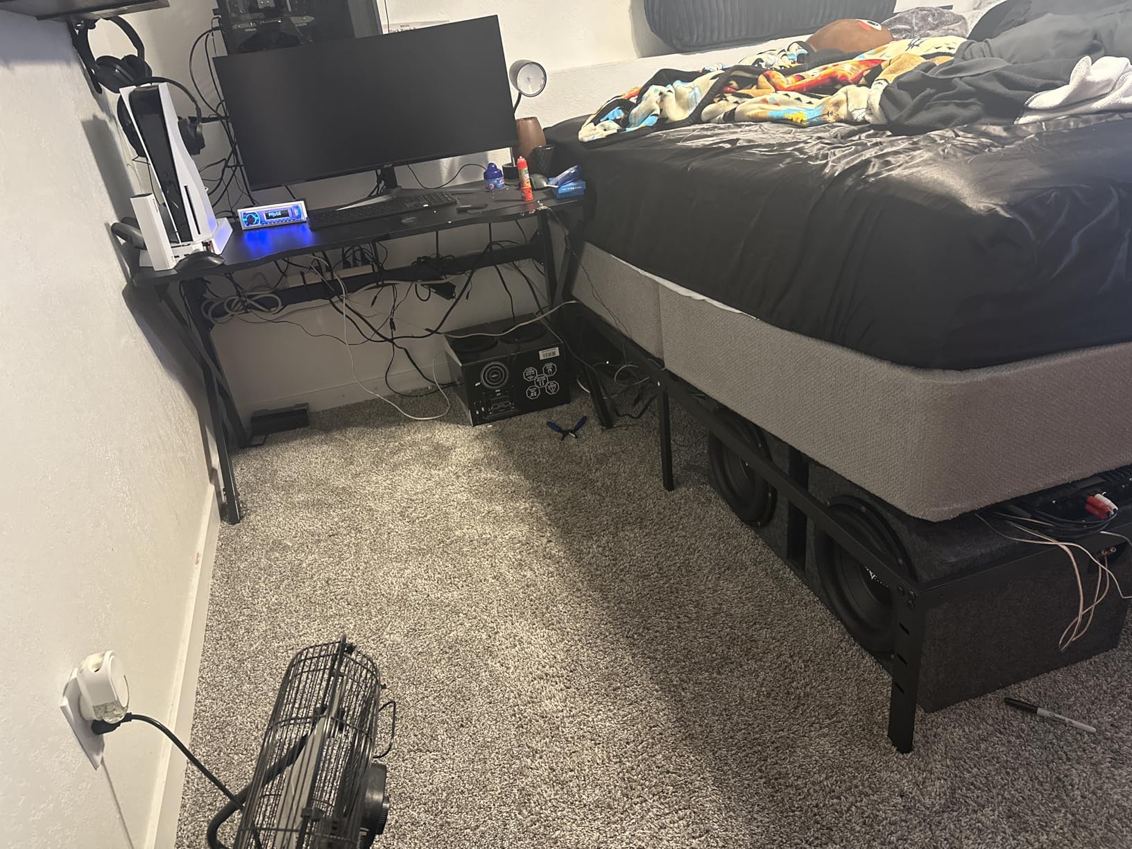 Pyle Marine Bluetooth Stereo Radio - 12v Single DIN Style Boat In dash Radio Receiver System with Built-in Mic, Digital LCD, RCA, MP3, USB, SD, AM FM Radio - Remote Control - PLMRB29B (Black) customer photo 2