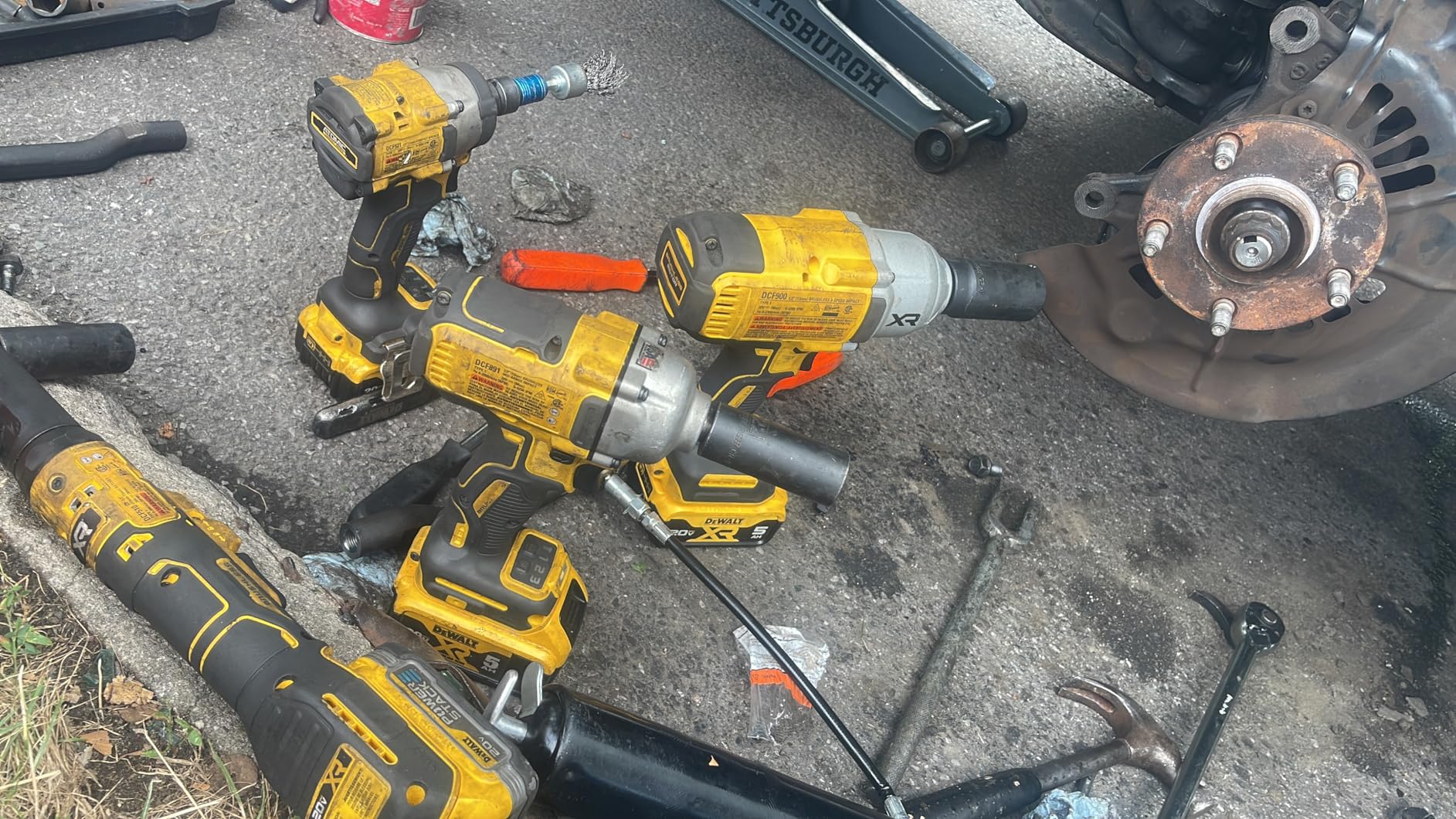 DEWALT DWST28100 28