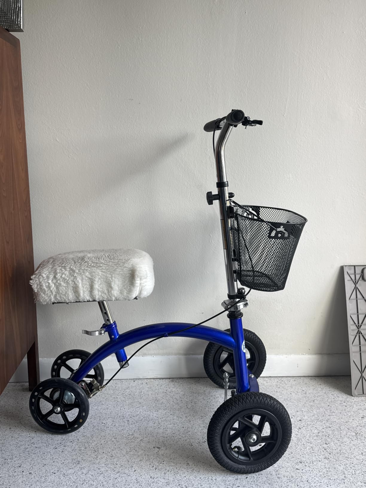 KneeRover Hybrid All Terrain Knee Scooter for Adults for Foot Surgery Heavy Duty Knee Walker for Broken Ankle Foot Injuries - Leg Recovery Scooter Best Knee Crutch Alternative (Blue) customer photo 1